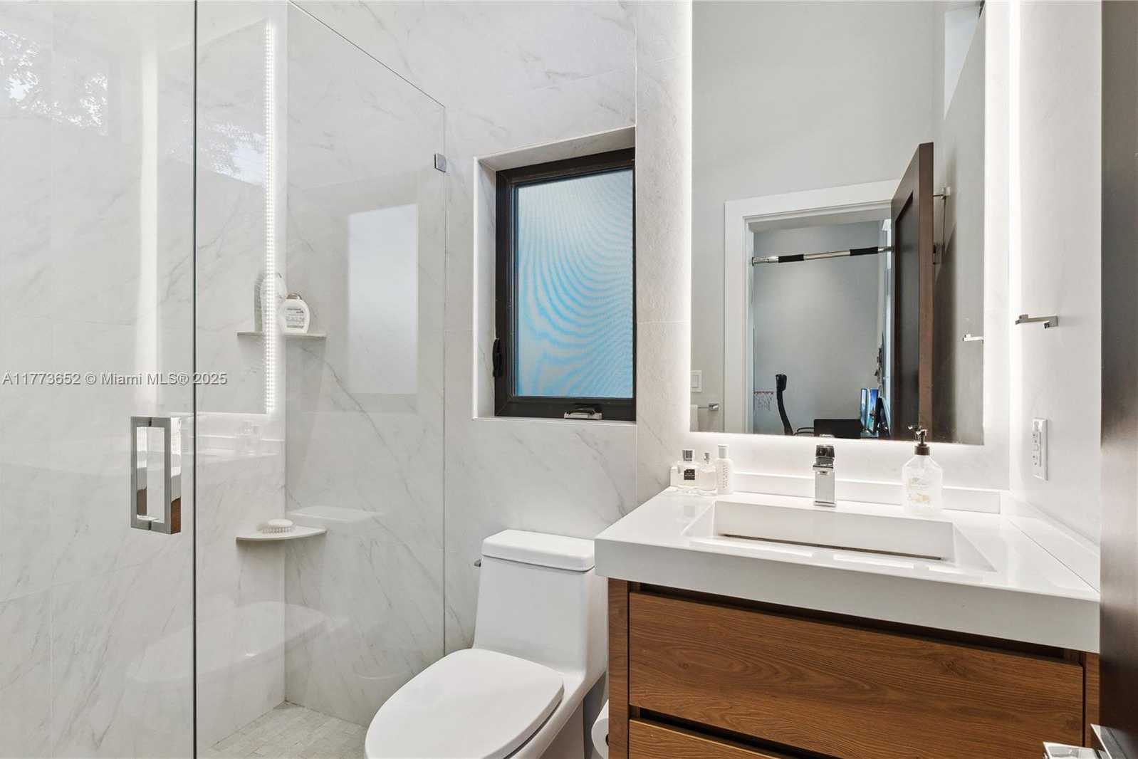 Small Image of 1060 ALFONSO AVE, Coral Gables Number 29