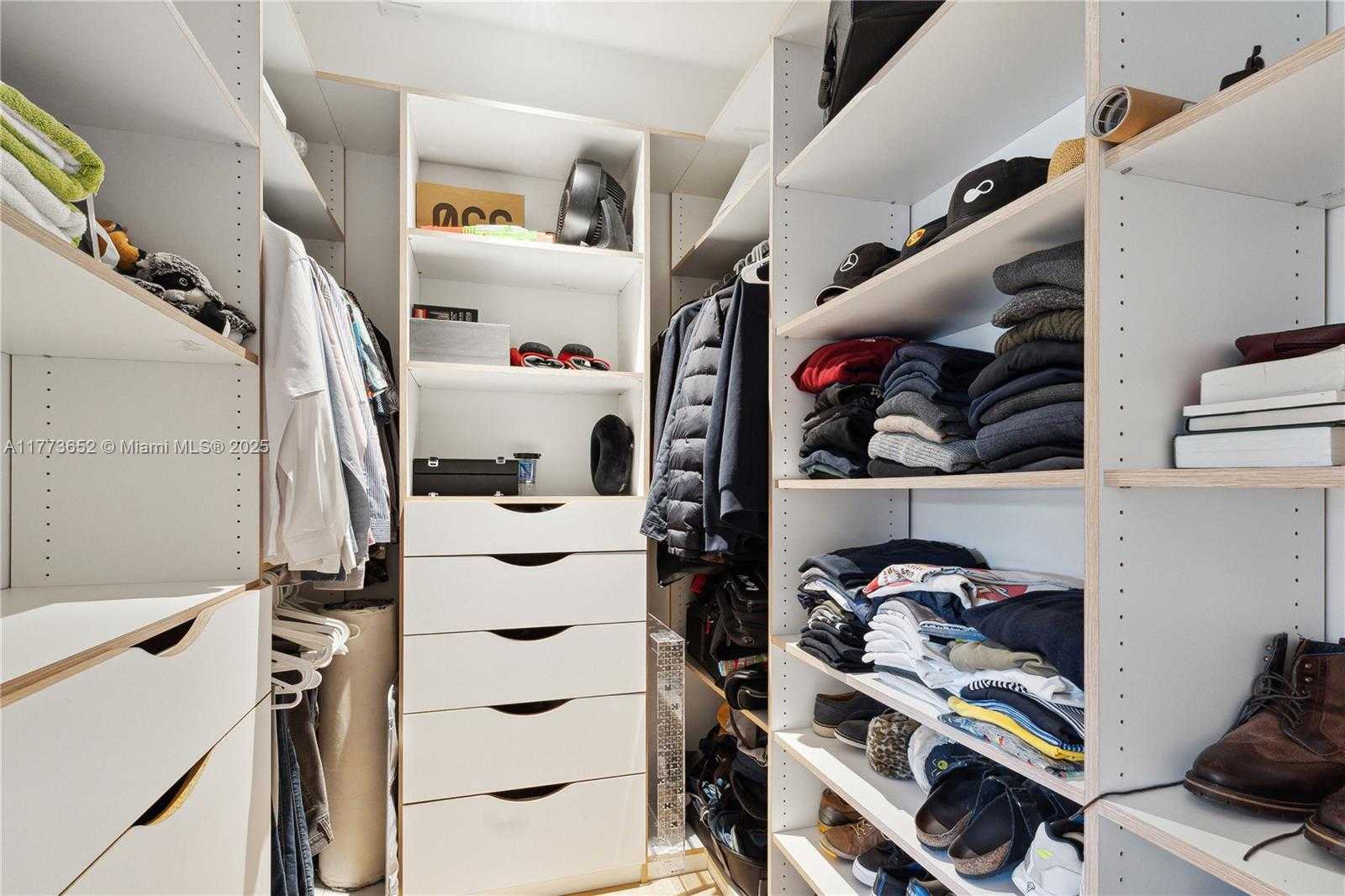 Small Image of 1060 ALFONSO AVE, Coral Gables Number 35