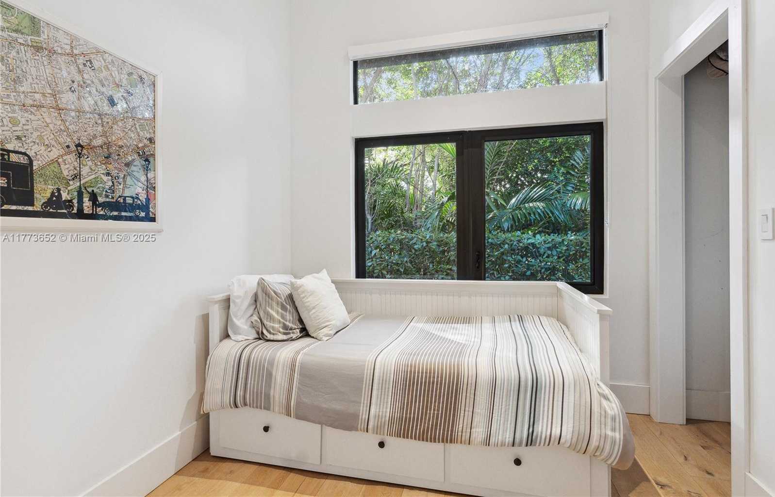 Small Image of 1060 ALFONSO AVE, Coral Gables Number 37