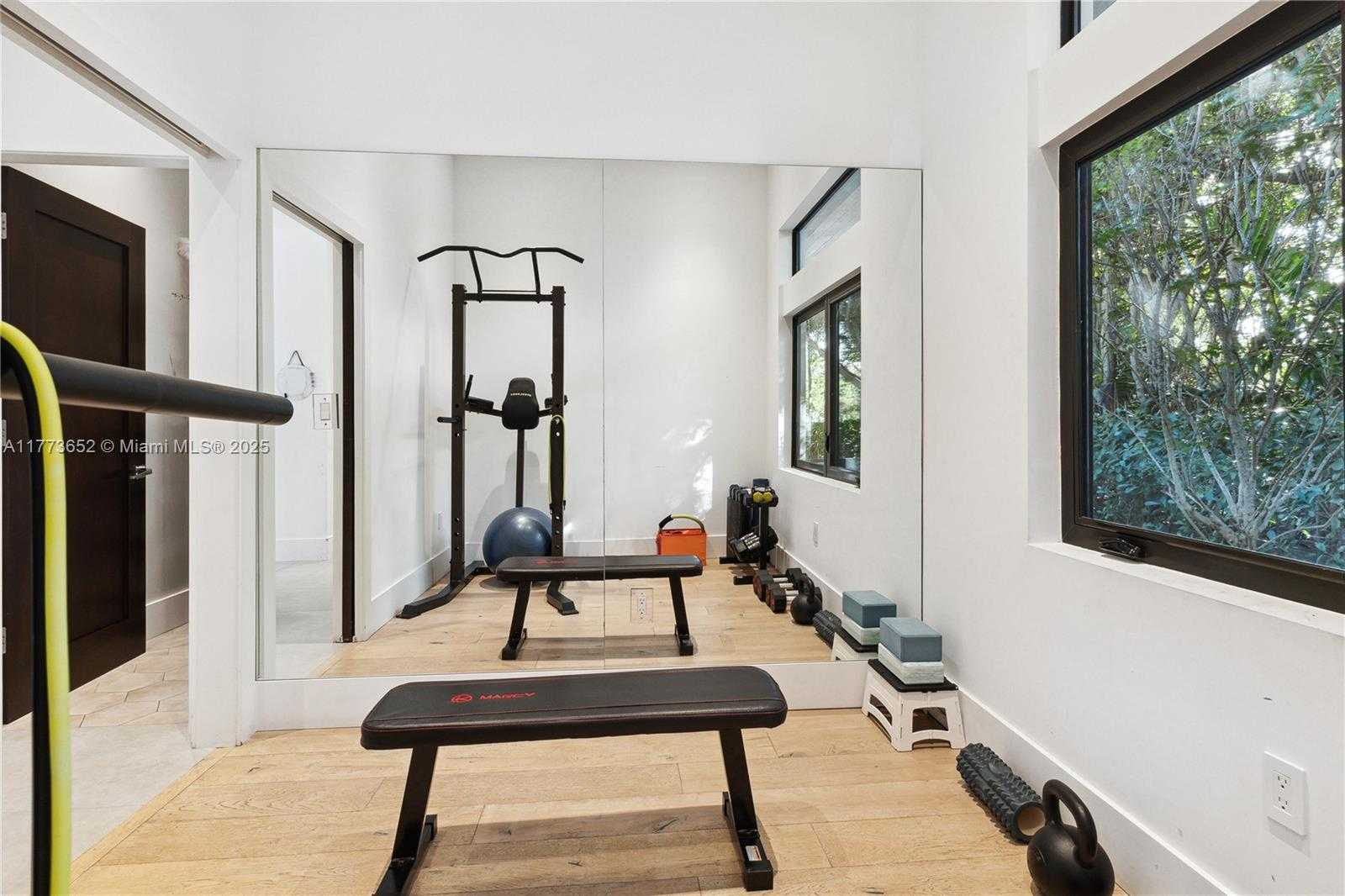 Small Image of 1060 ALFONSO AVE, Coral Gables Number 38