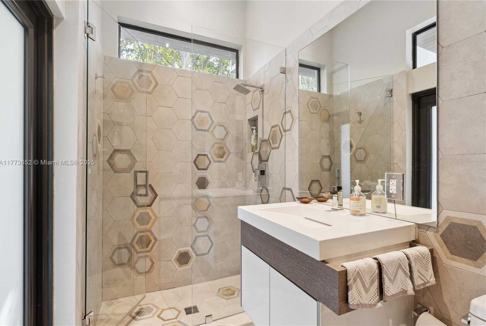 Small Image of 1060 ALFONSO AVE, Coral Gables Number 39