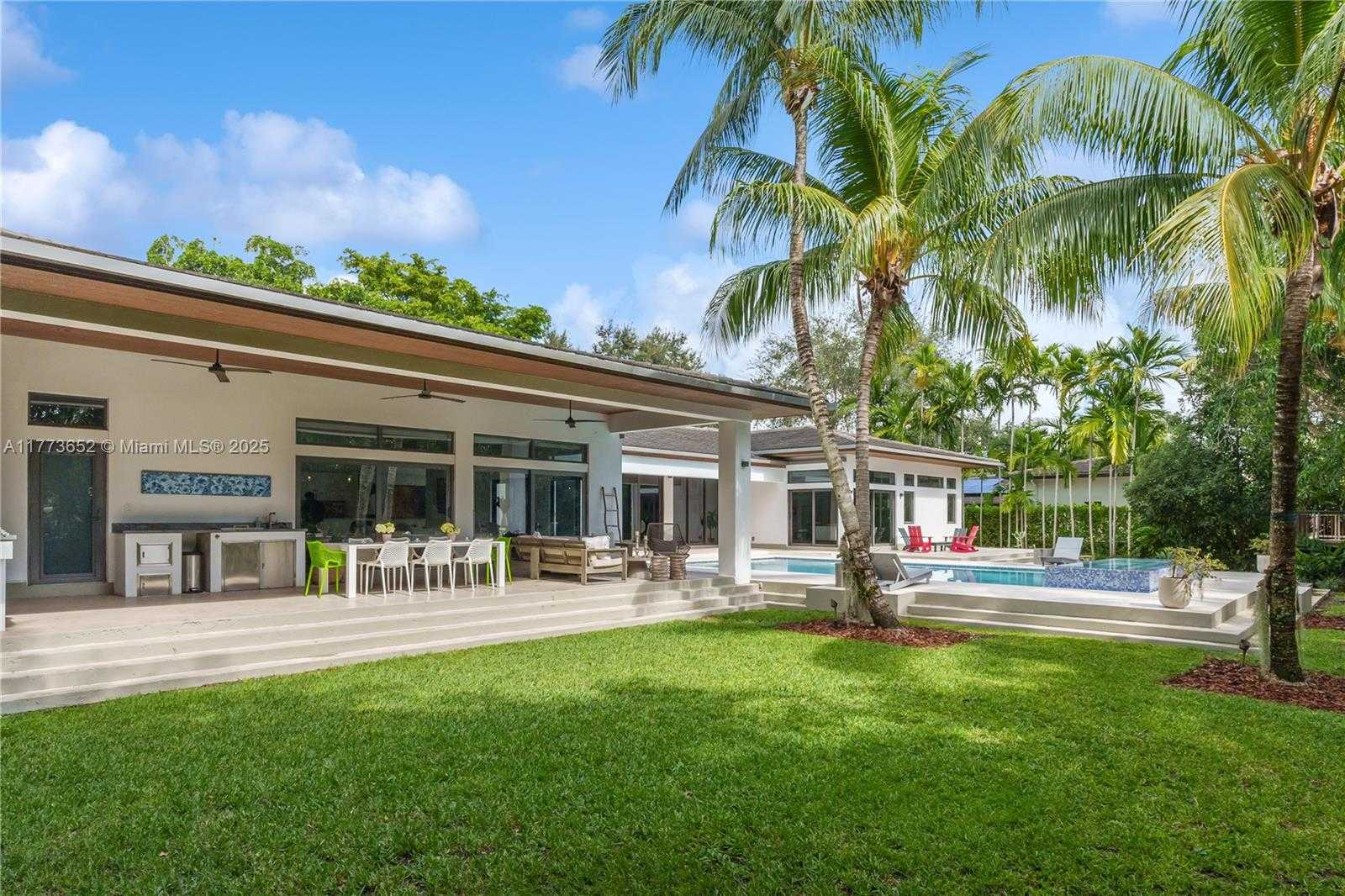 Small Image of 1060 ALFONSO AVE, Coral Gables Number 43