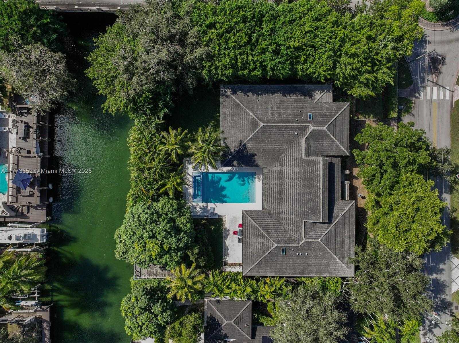 Small Image of 1060 ALFONSO AVE, Coral Gables Number 50