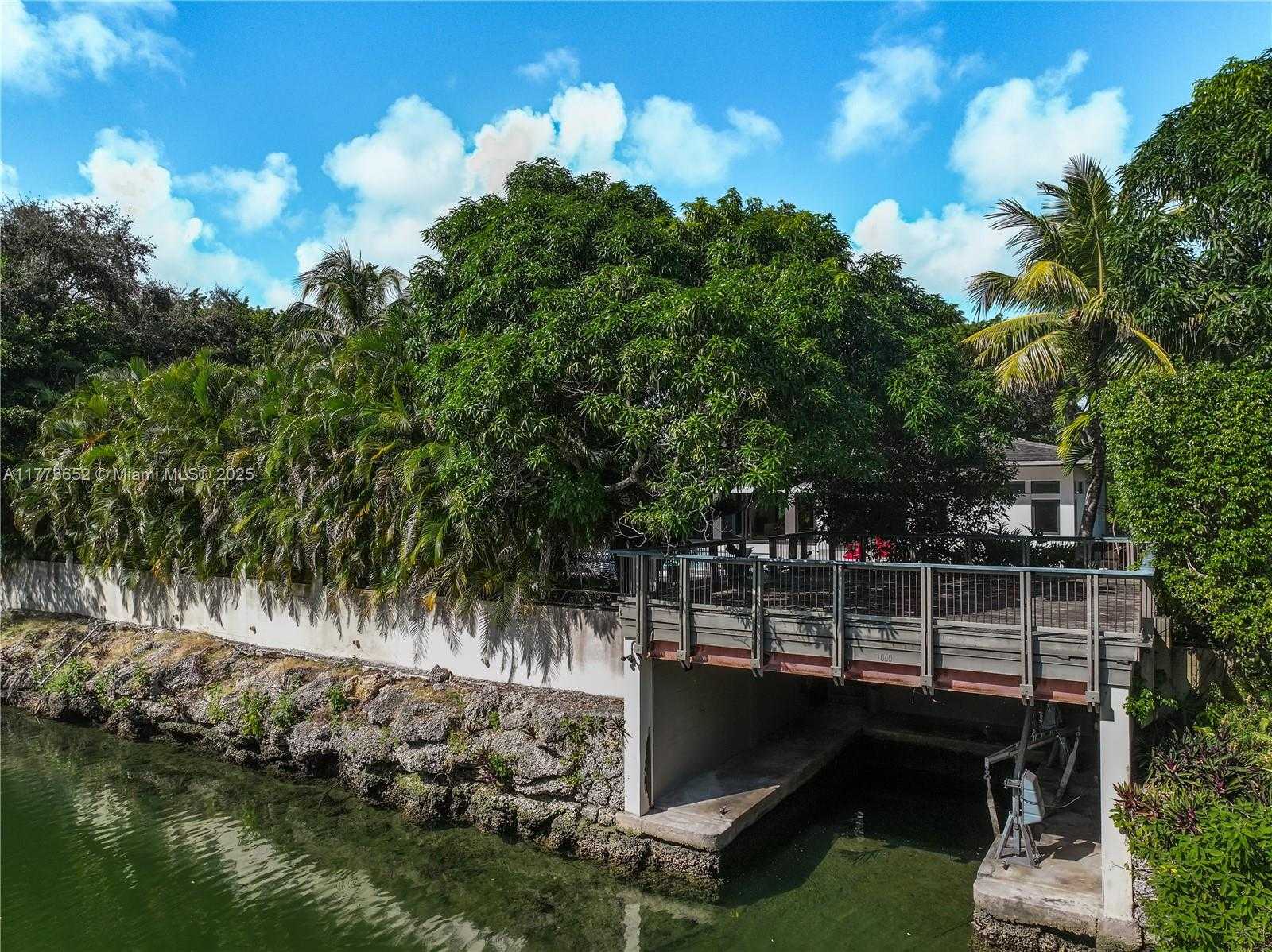 Small Image of 1060 ALFONSO AVE, Coral Gables Number 55