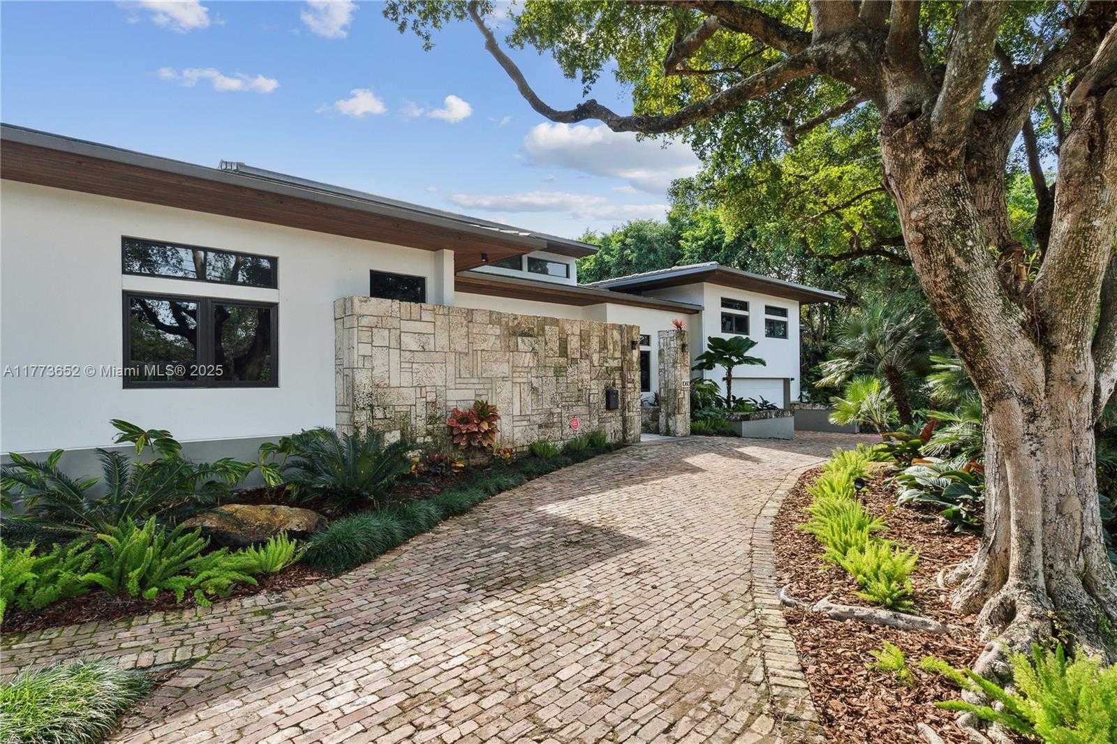 Small Image of 1060 ALFONSO AVE, Coral Gables Number 6