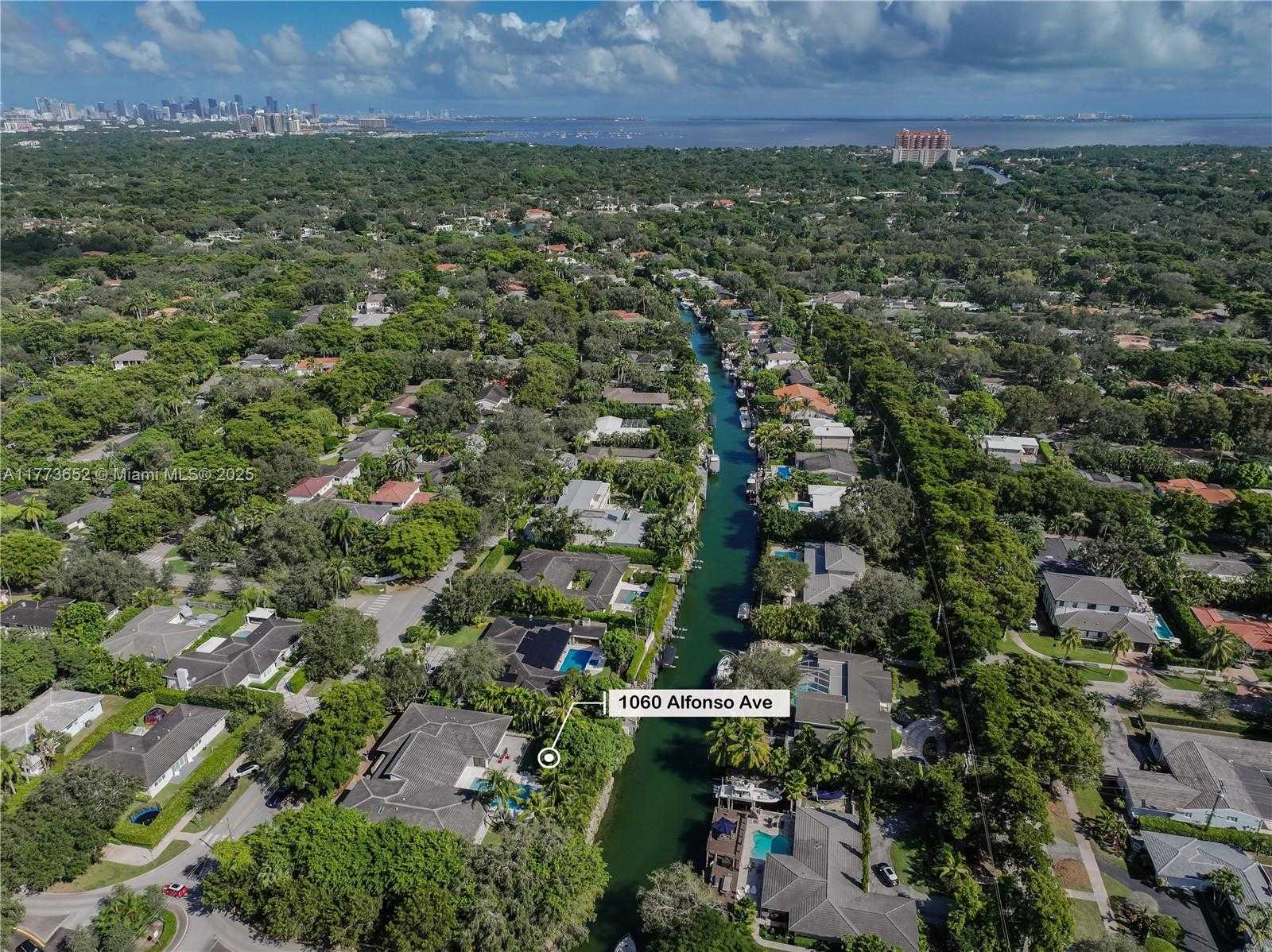 Small Image of 1060 ALFONSO AVE, Coral Gables Number 61