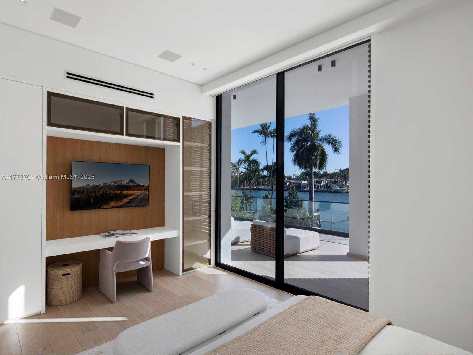 Small Image of 94 SOUTH HIBISCUS DR, Miami Beach Number 29