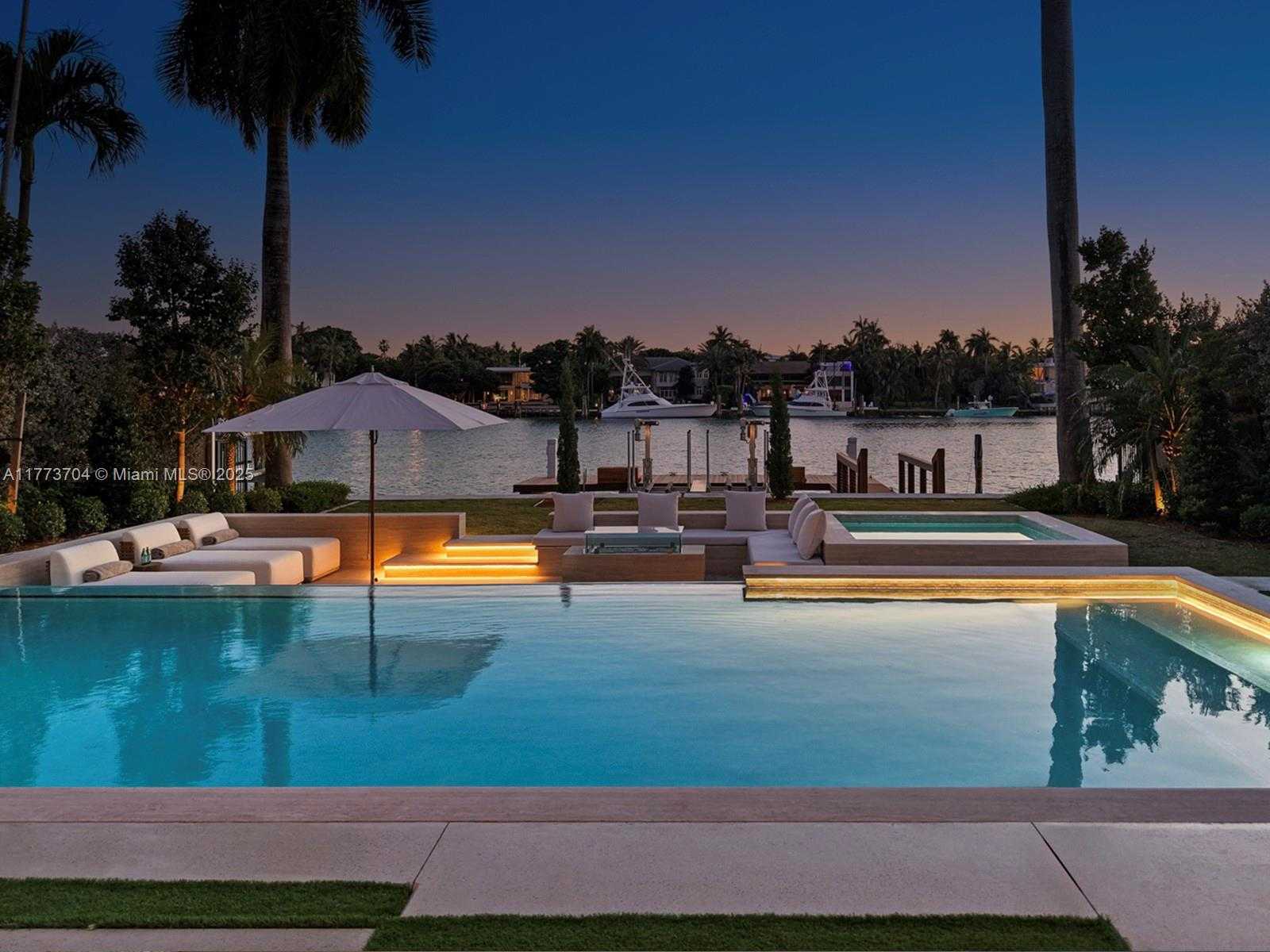 Small Image of 94 SOUTH HIBISCUS DR, Miami Beach Number 45