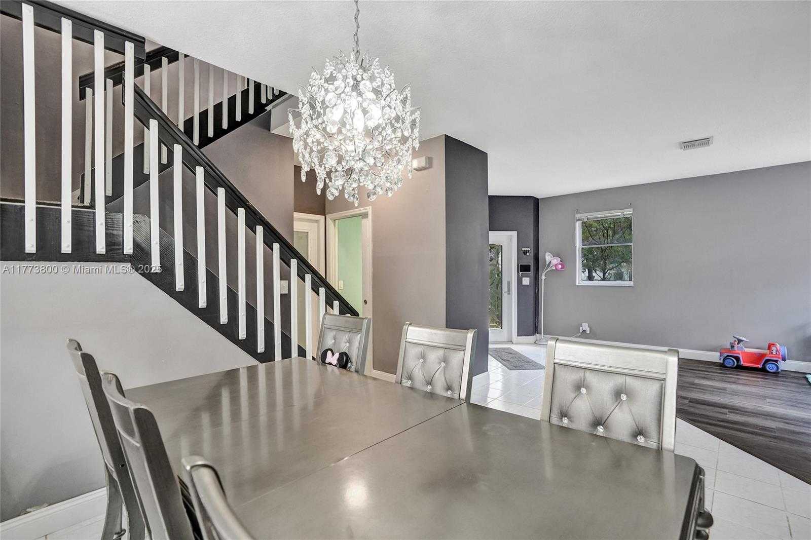 Small Image of 218 NORTH WEST 75TH TER, Plantation Number 7