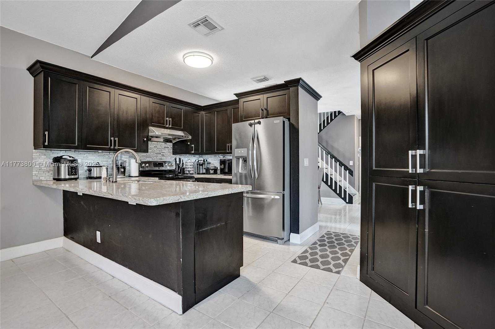 Small Image of 218 NORTH WEST 75TH TER, Plantation Number 8