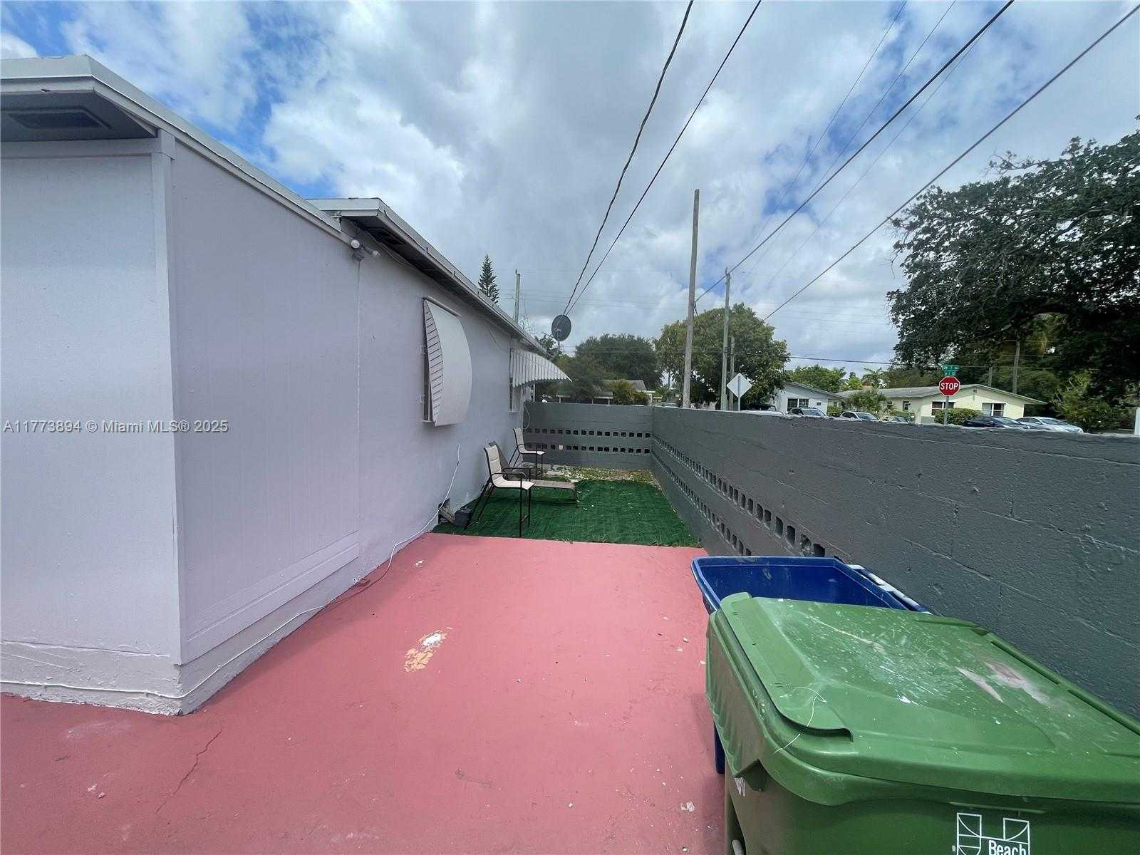 Small Image of Hallandale Beach Number 19