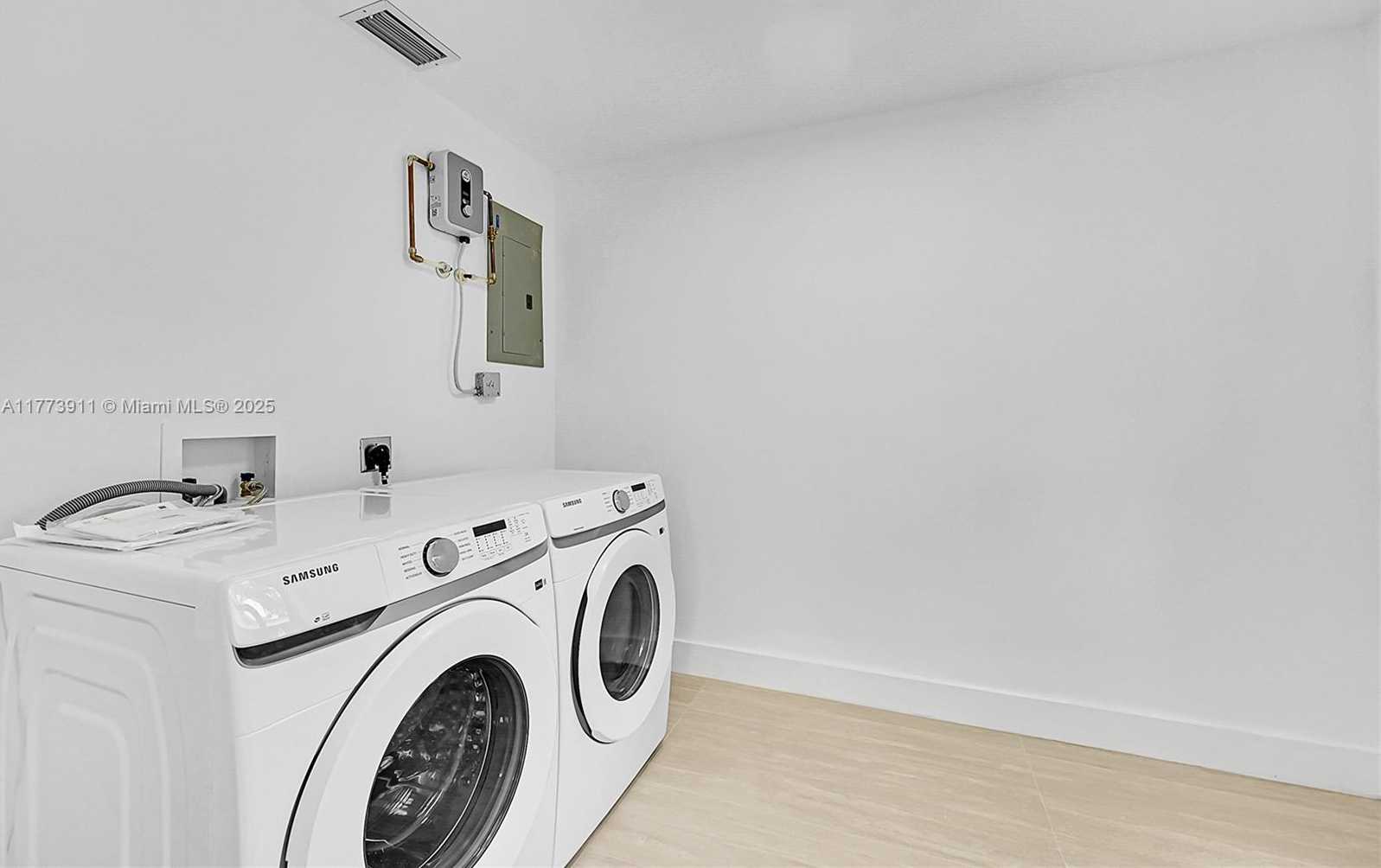 Small Image of 121 NORTH WEST 35TH ST, Oakland Park Number 16