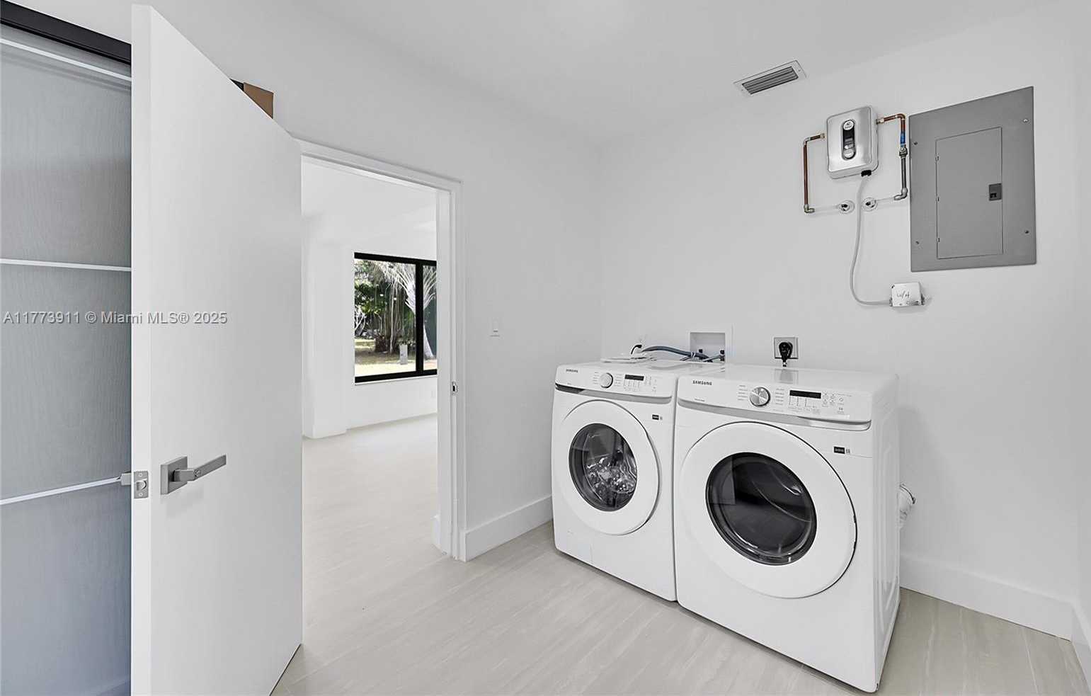 Small Image of 121 NORTH WEST 35TH ST, Oakland Park Number 17