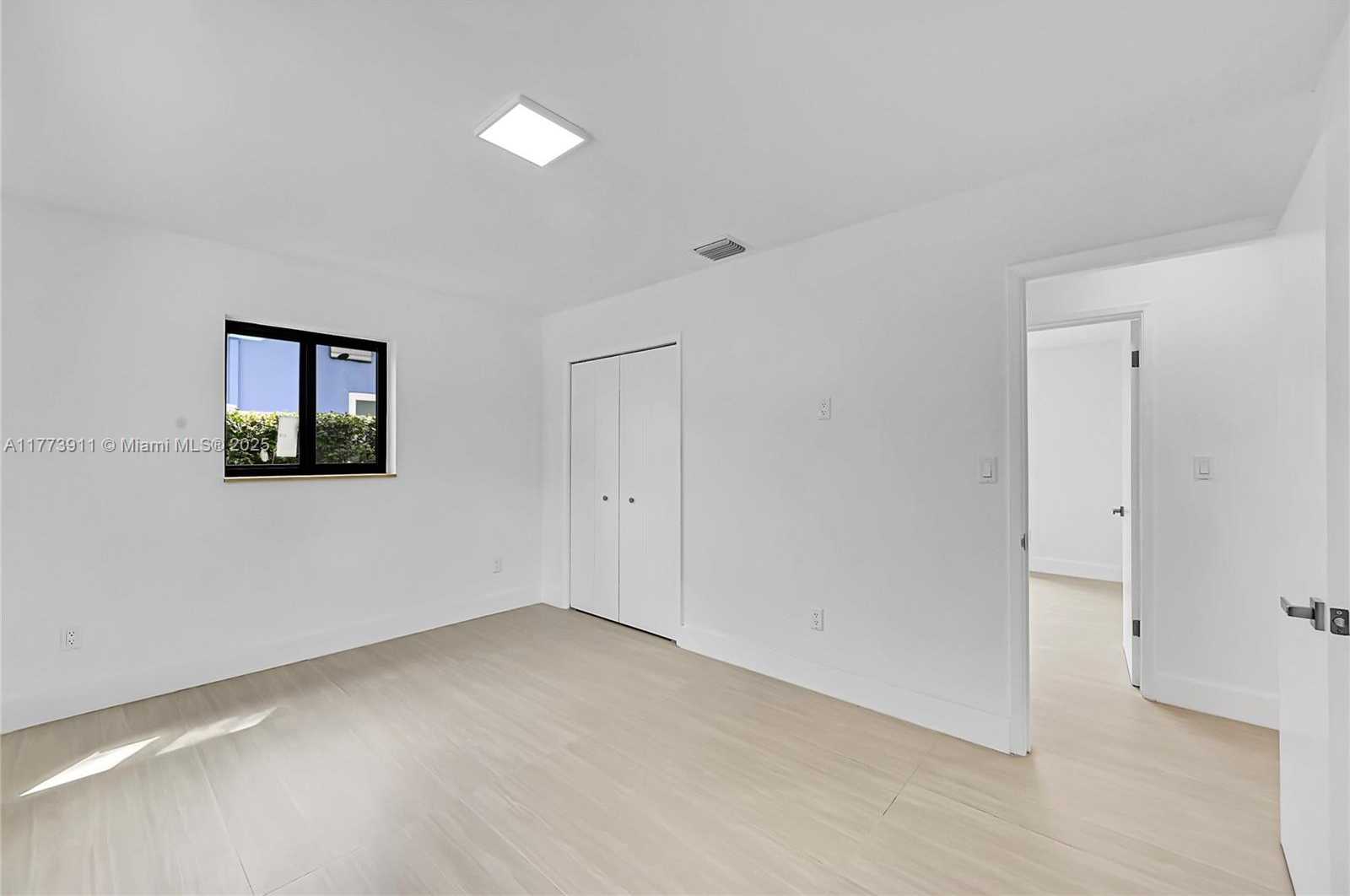 Small Image of 121 NORTH WEST 35TH ST, Oakland Park Number 21
