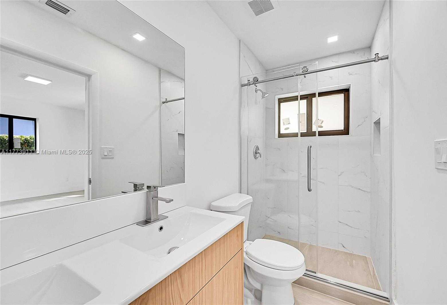 Small Image of 121 NORTH WEST 35TH ST, Oakland Park Number 23