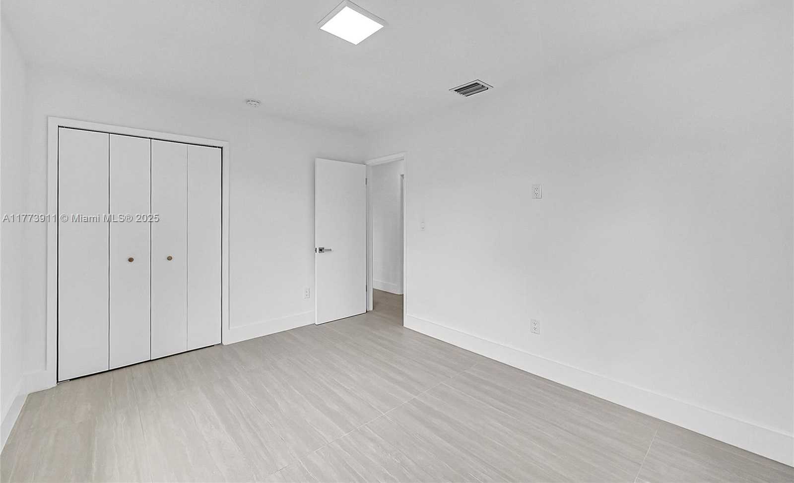 Small Image of 121 NORTH WEST 35TH ST, Oakland Park Number 25