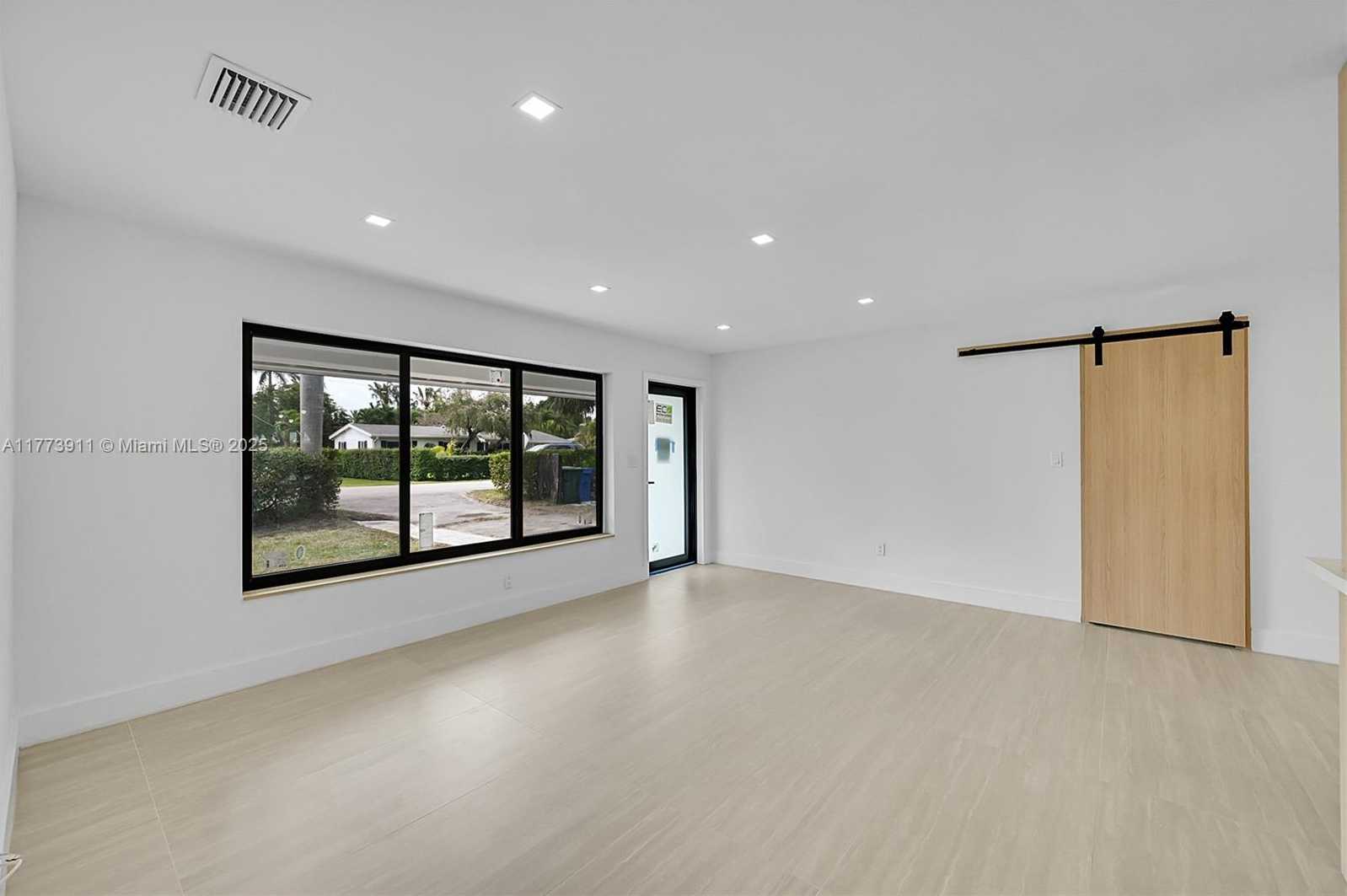 Small Image of 121 NORTH WEST 35TH ST, Oakland Park Number 4