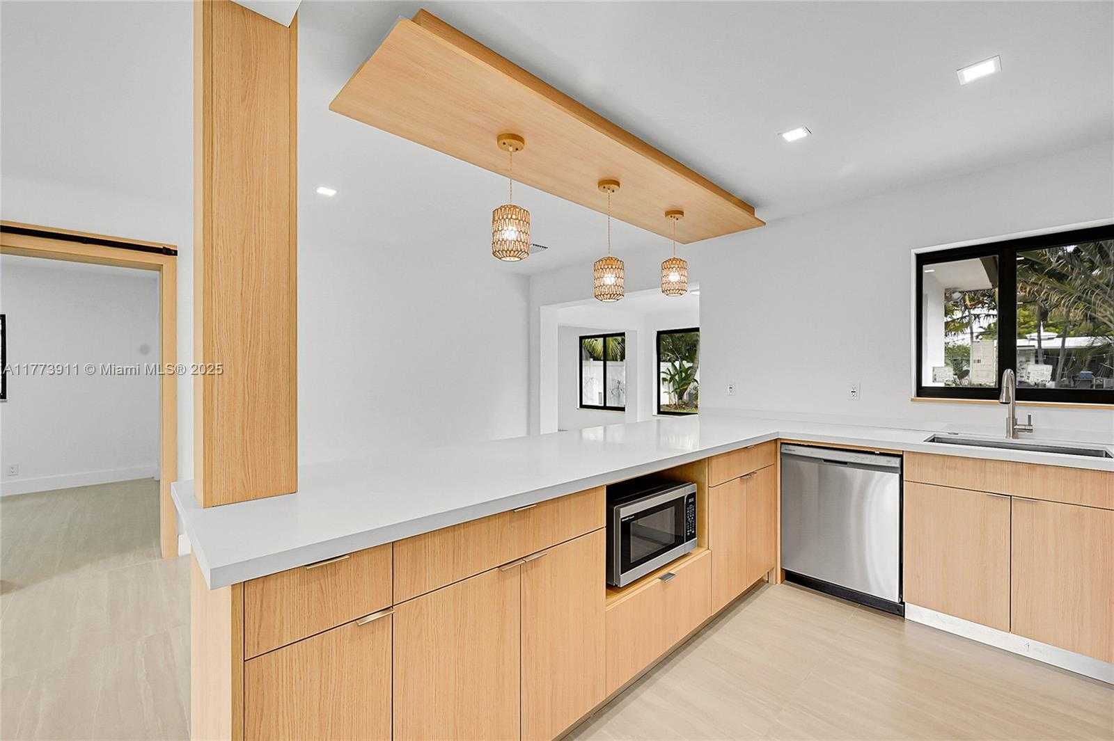 Small Image of 121 NORTH WEST 35TH ST, Oakland Park Number 6