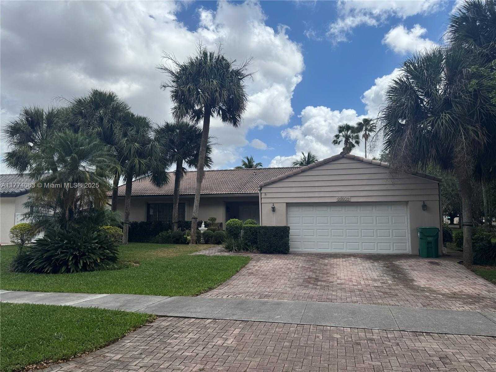 Small Image of 14679 GLENCAIRN RD, Miami Lakes Number 27