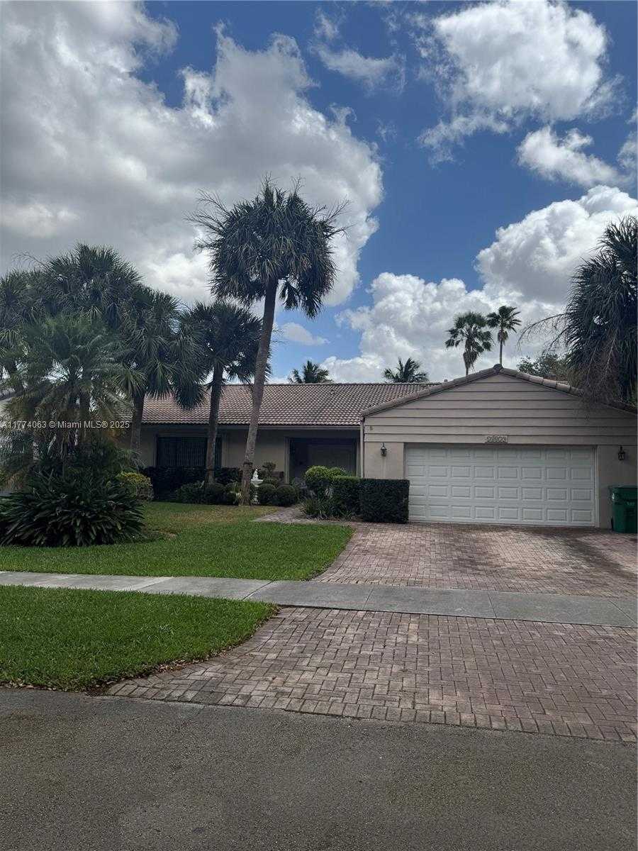 Small Image of 14679 GLENCAIRN RD, Miami Lakes Number 29