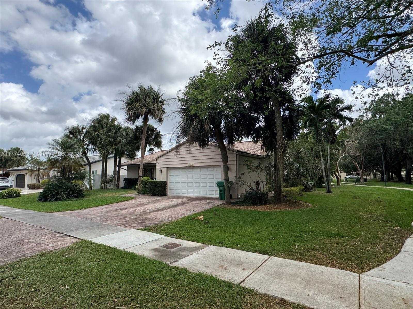 Small Image of 14679 GLENCAIRN RD, Miami Lakes Number 31