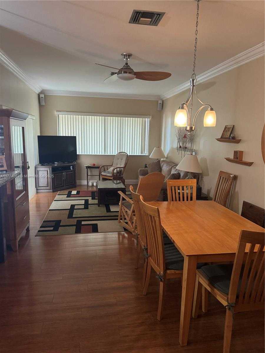 Small Image of 14679 GLENCAIRN RD, Miami Lakes Number 7