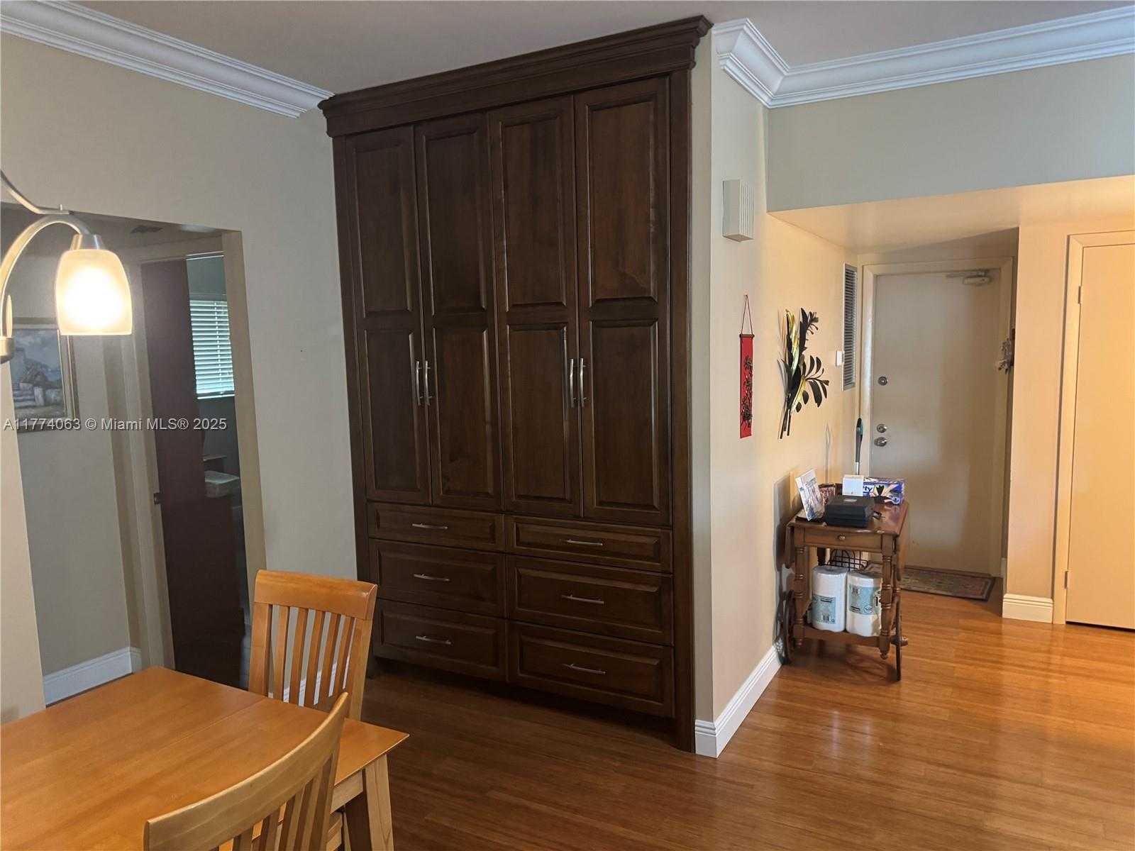 Small Image of 14679 GLENCAIRN RD, Miami Lakes Number 8
