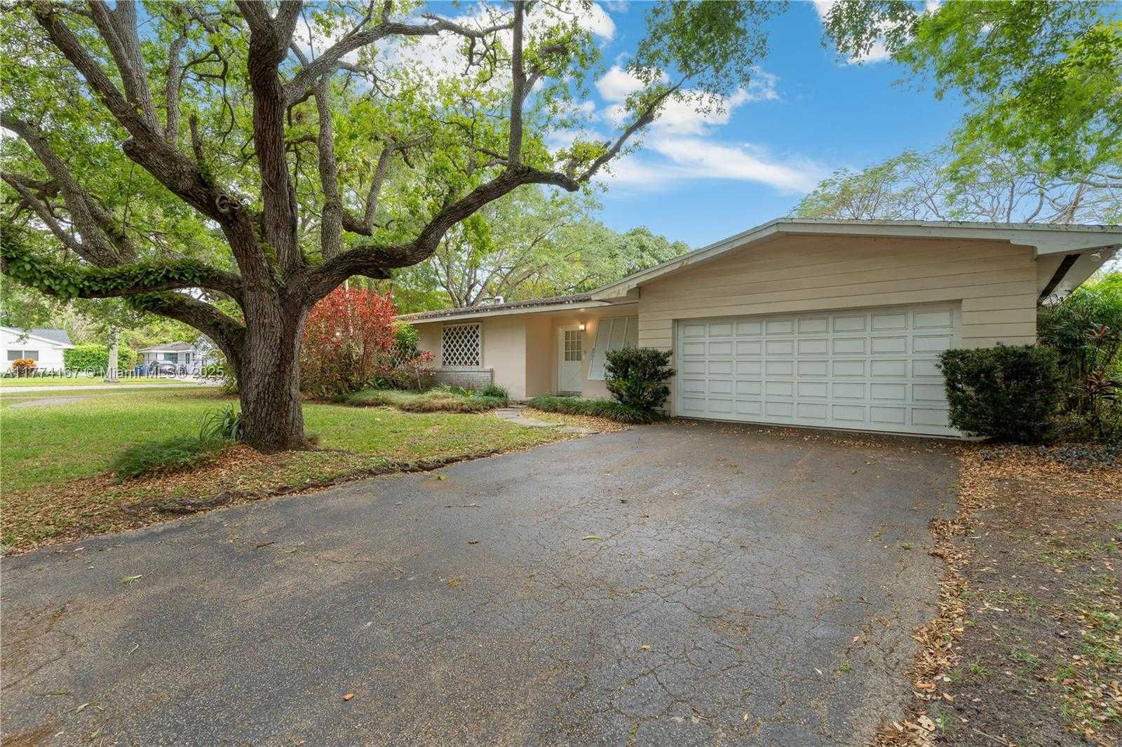 Small Image of 7200 SOUTH WEST 131ST ST, Pinecrest Number 2