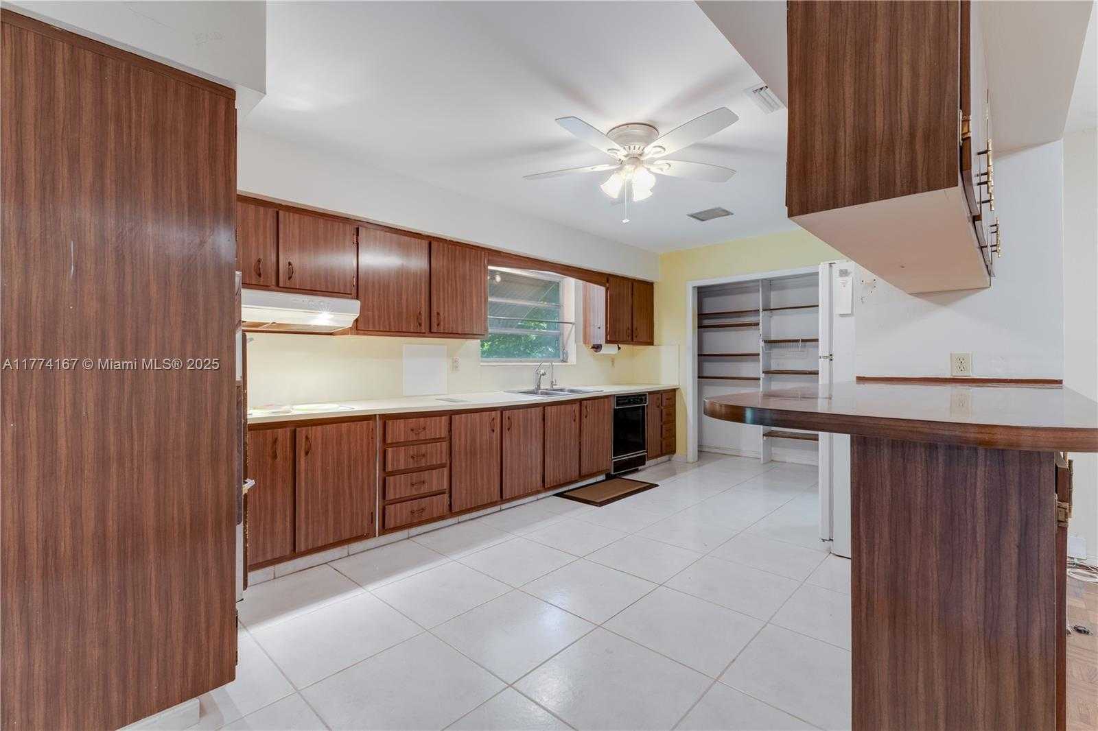 Small Image of 7200 SOUTH WEST 131ST ST, Pinecrest Number 6