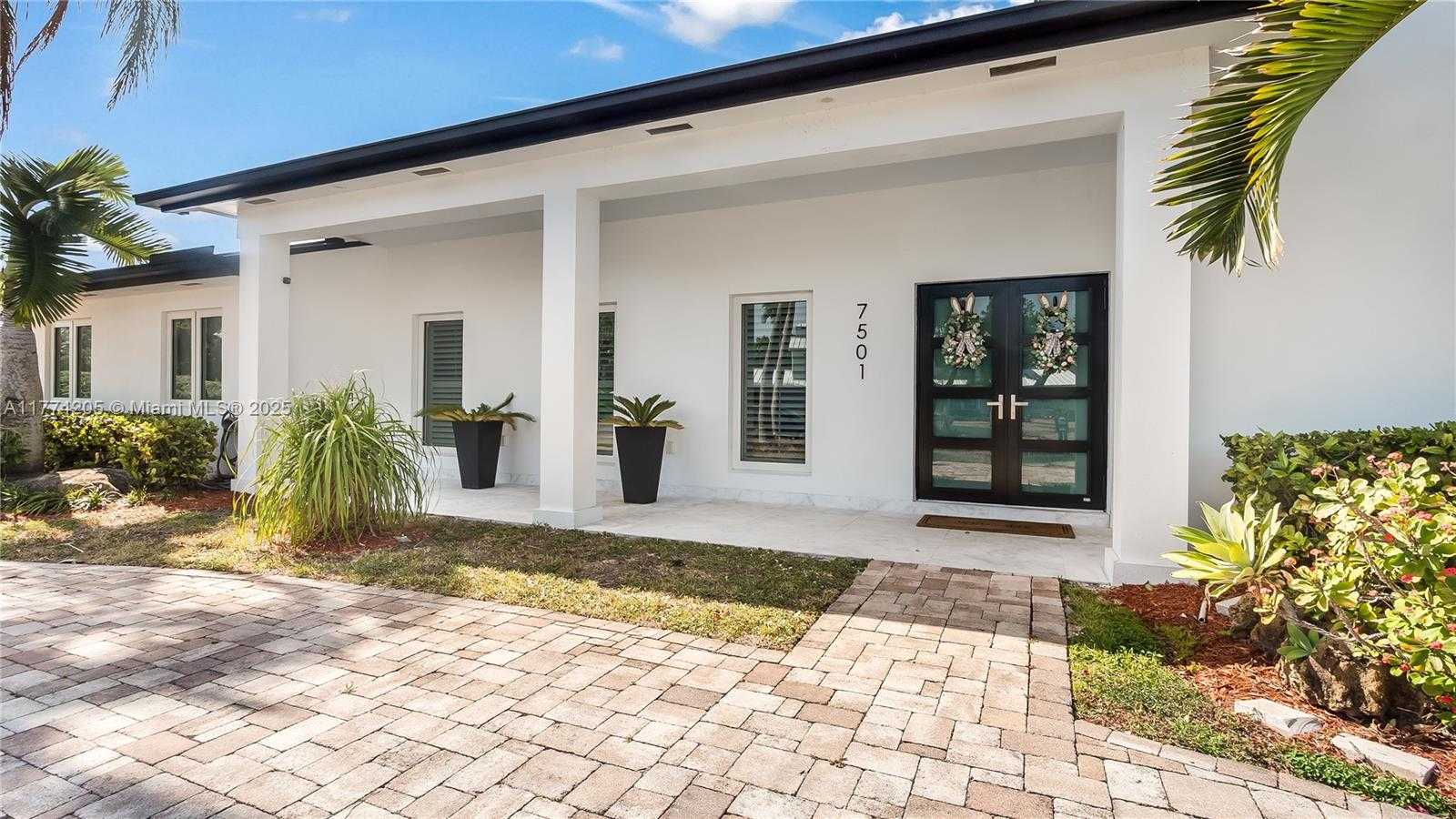 Small Image of 7501 SOUTH WEST 174TH ST, Palmetto Bay Number 3