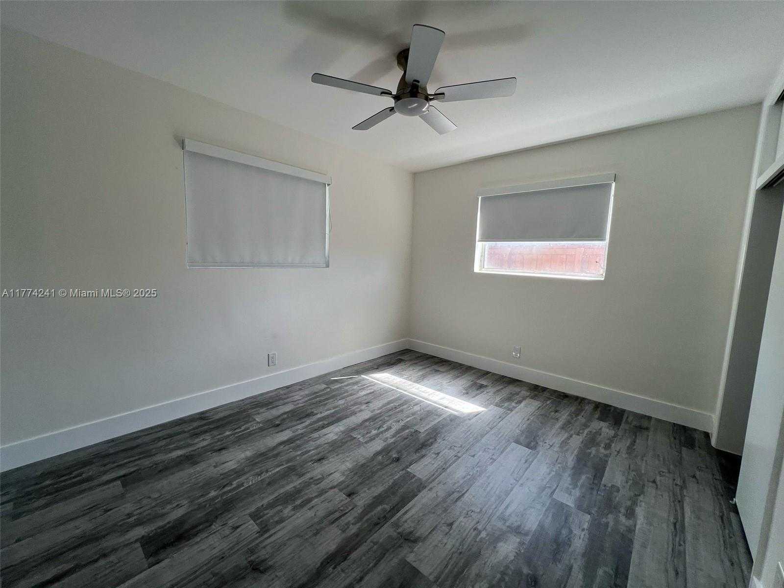 Small Image of 6761 SHERIDAN ST, Hollywood Number 13