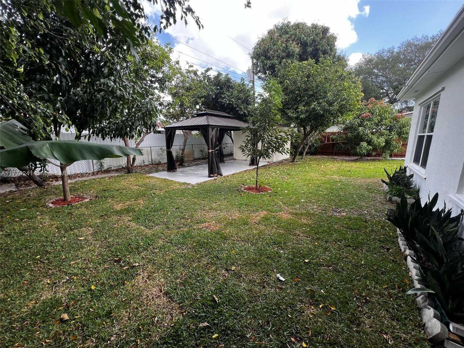 Small Image of 6761 SHERIDAN ST, Hollywood Number 19