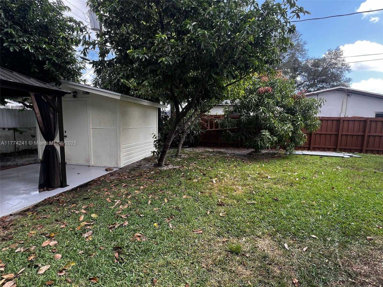 Small Image of 6761 SHERIDAN ST, Hollywood Number 21