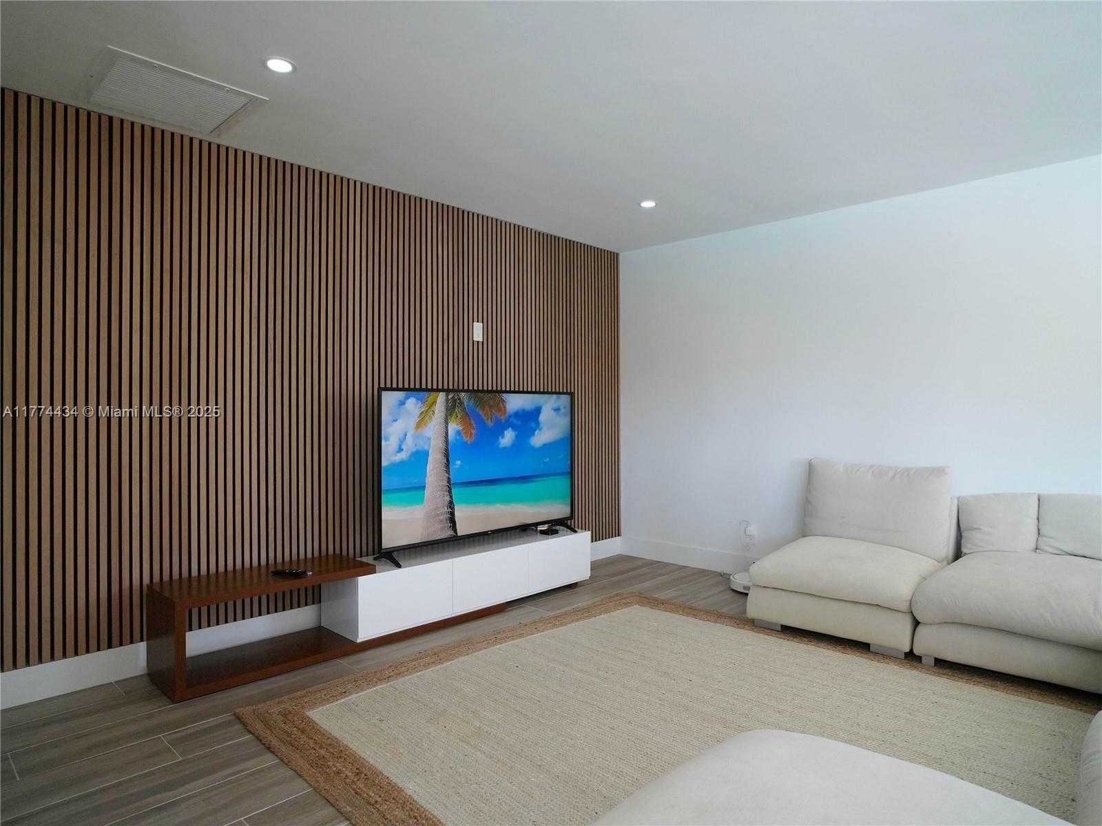 Small Image of 2880 NORTH EAST 23RD PL, Pompano Beach Number 16