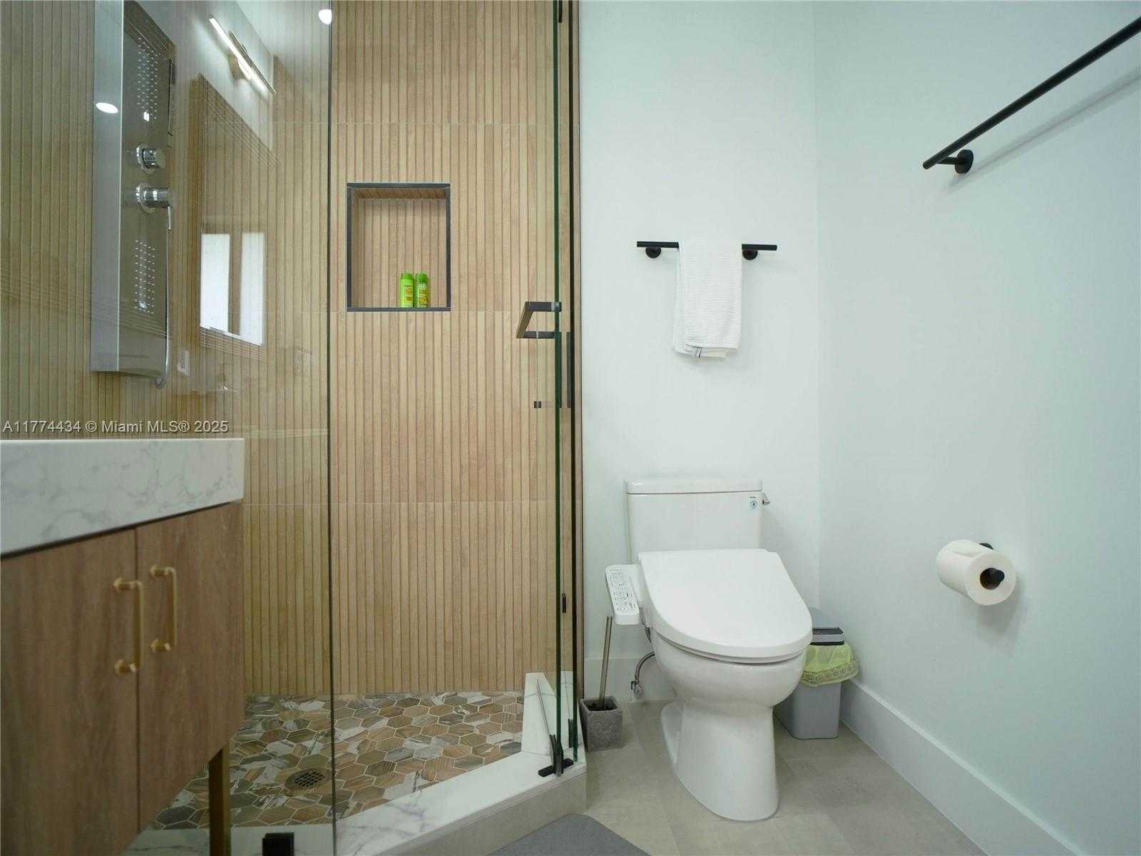 Small Image of 2880 NORTH EAST 23RD PL, Pompano Beach Number 25