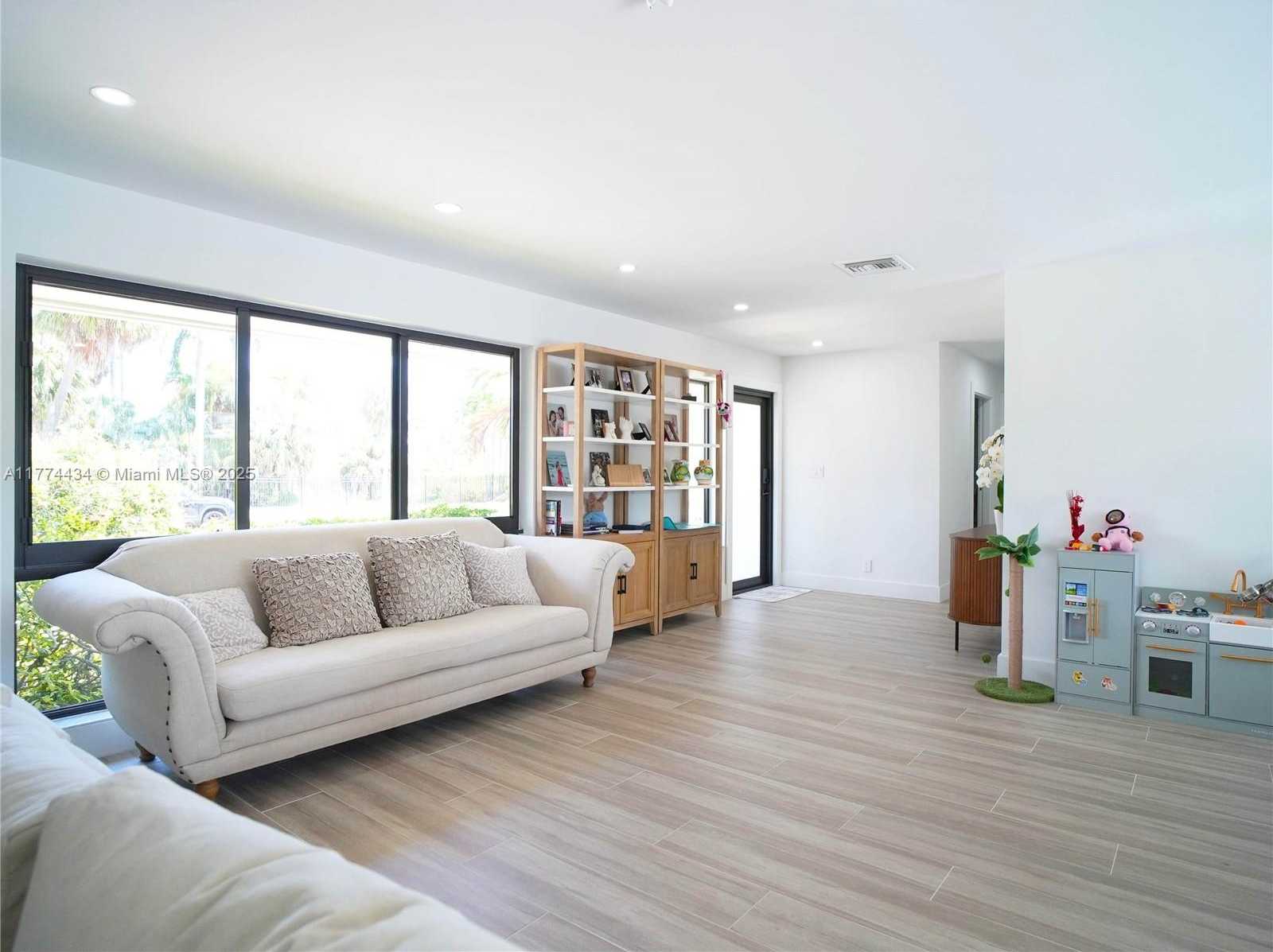 Small Image of 2880 NORTH EAST 23RD PL, Pompano Beach Number 47