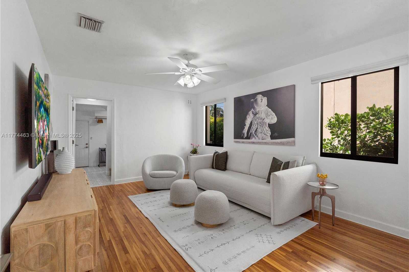 Small Image of 850 HOLLYWOOD BLVD, Hollywood Number 24