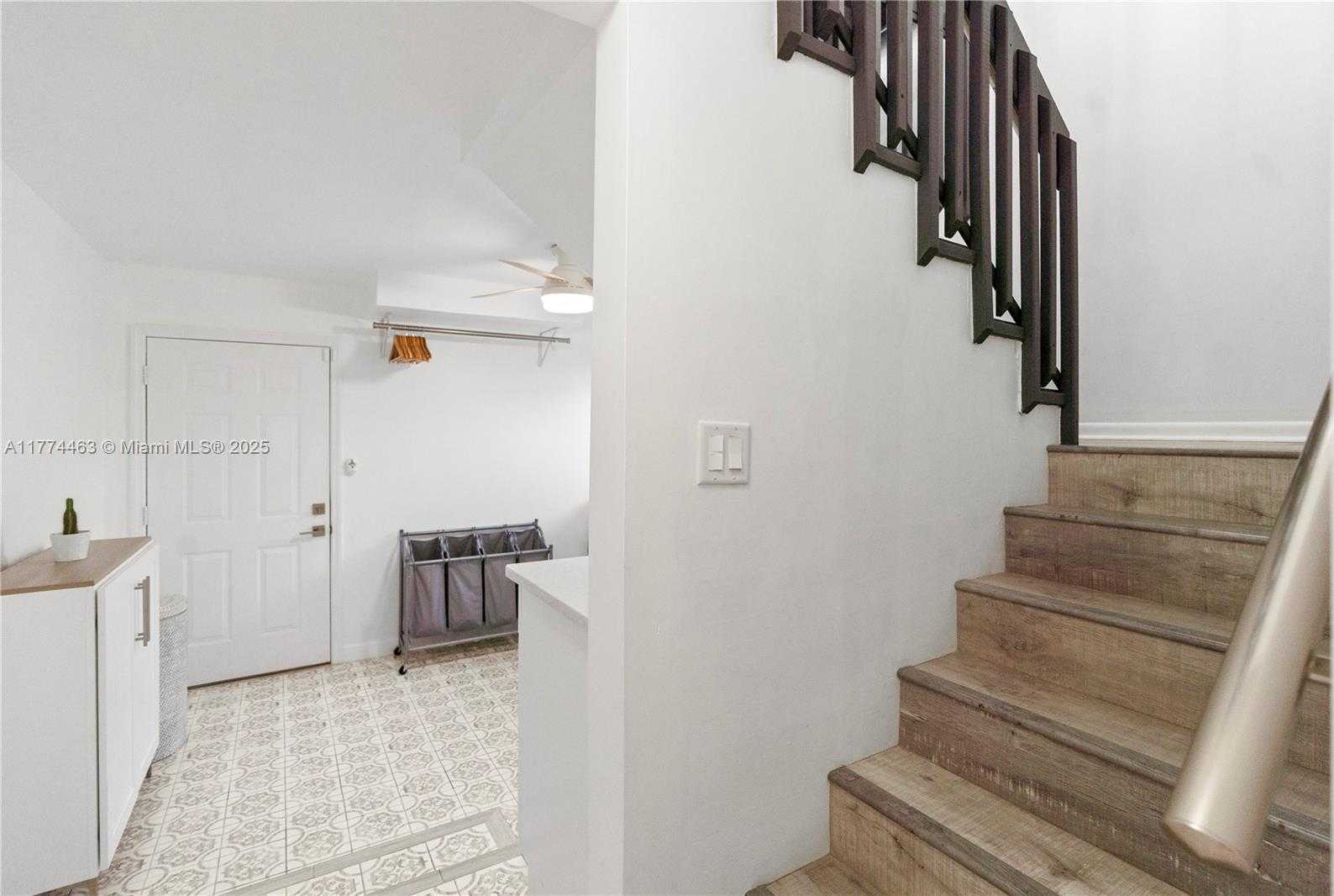 Small Image of 850 HOLLYWOOD BLVD, Hollywood Number 25