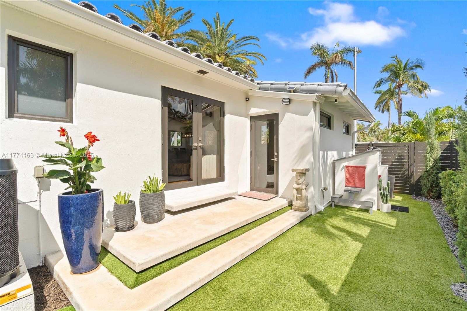 Small Image of 850 HOLLYWOOD BLVD, Hollywood Number 36