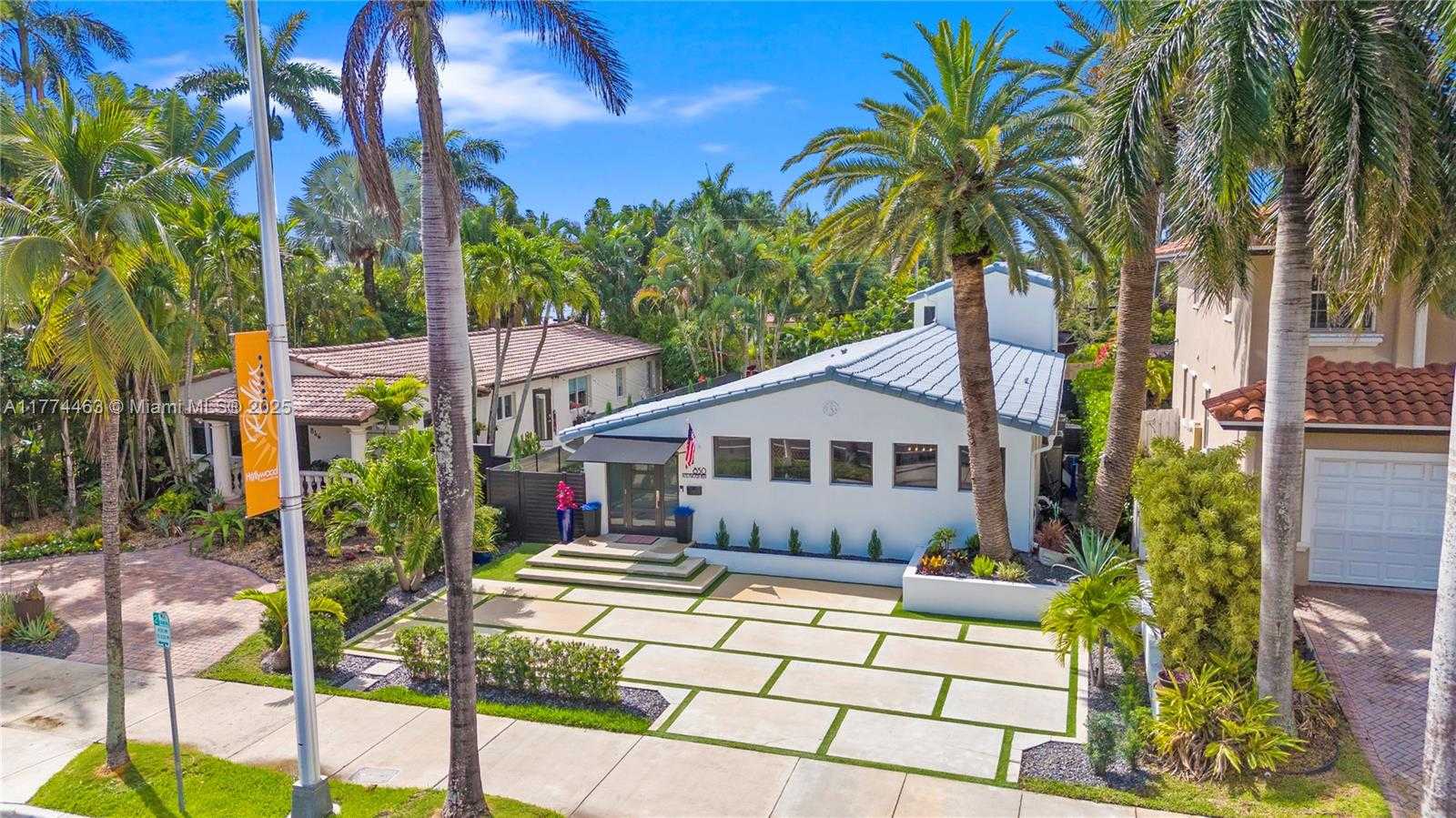 Small Image of 850 HOLLYWOOD BLVD, Hollywood Number 41