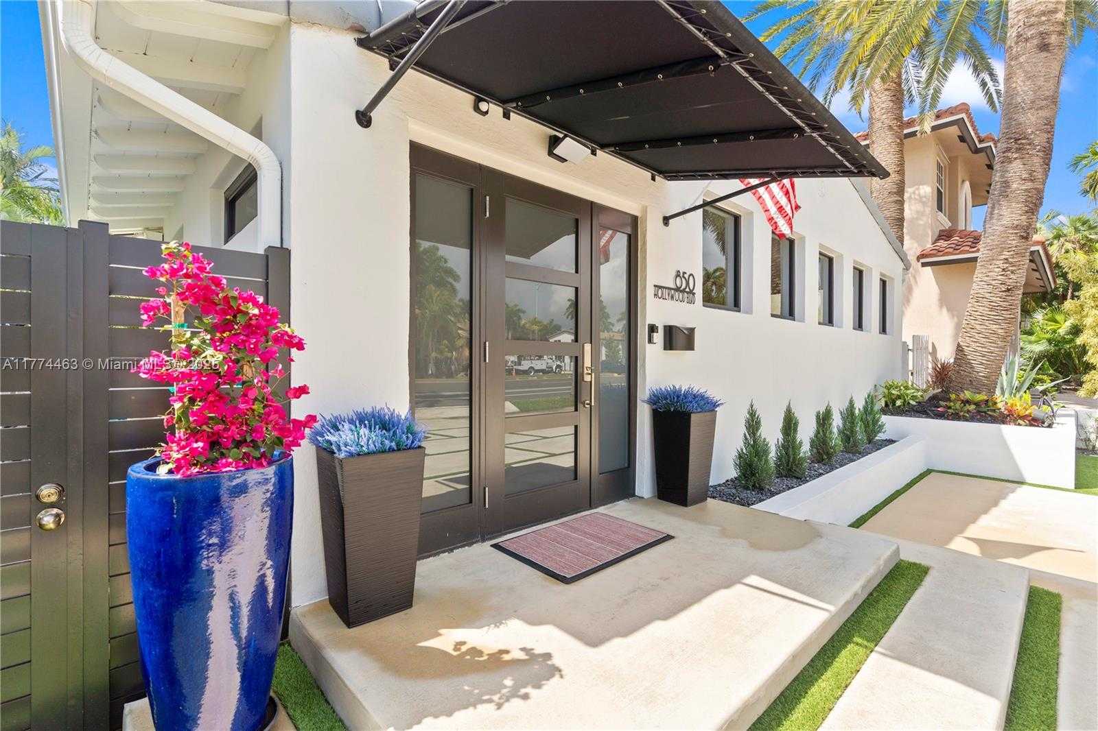 Small Image of 850 HOLLYWOOD BLVD, Hollywood Number 8
