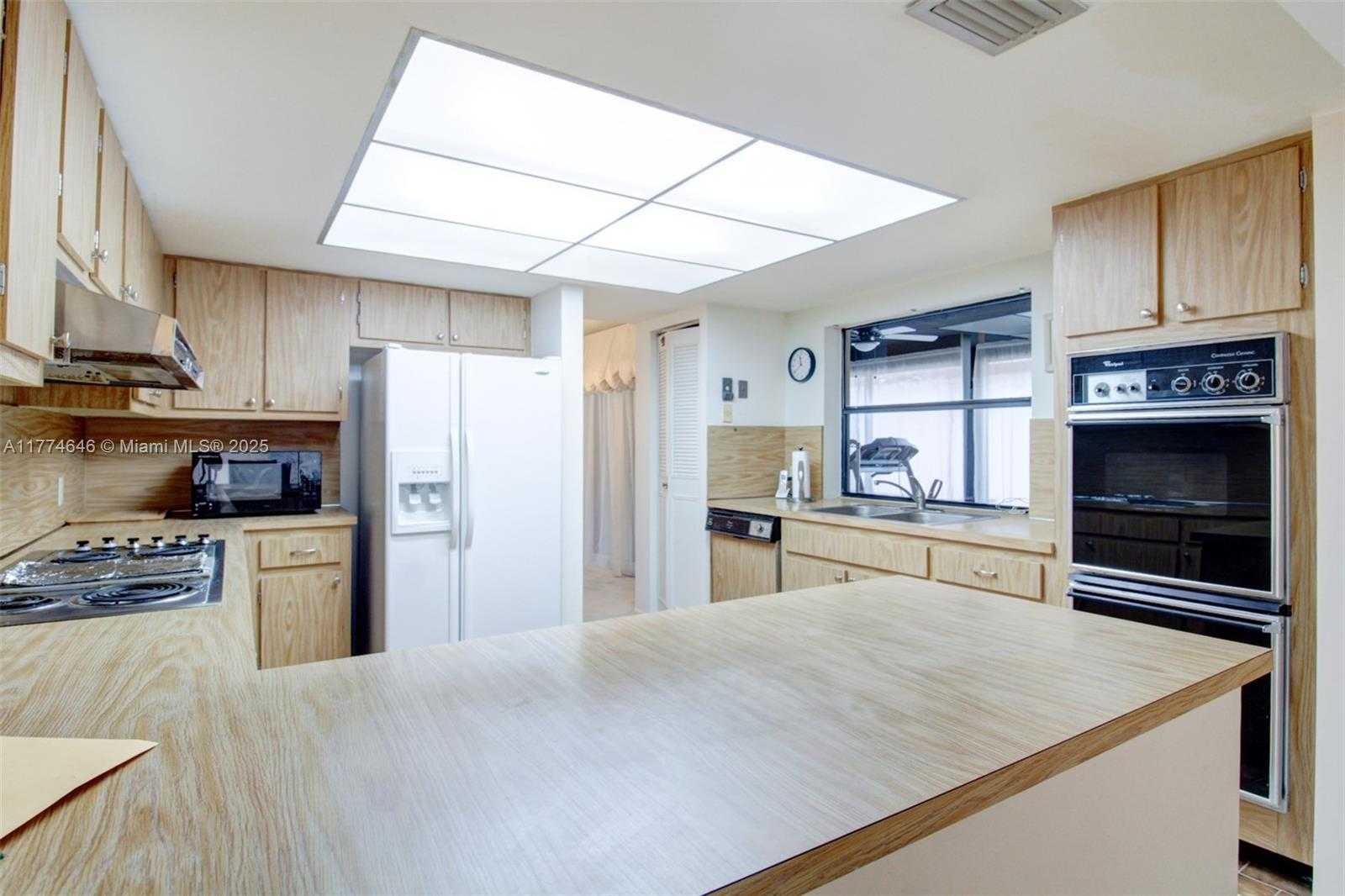 Small Image of 17349 NORTH WEST 62ND PL, Hialeah Number 12