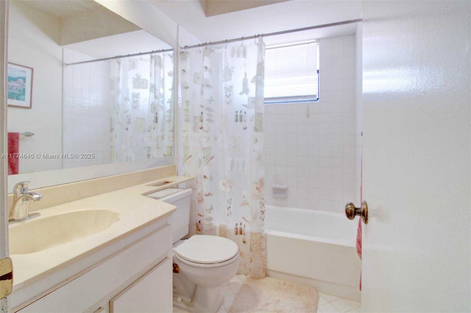 Small Image of 17349 NORTH WEST 62ND PL, Hialeah Number 20