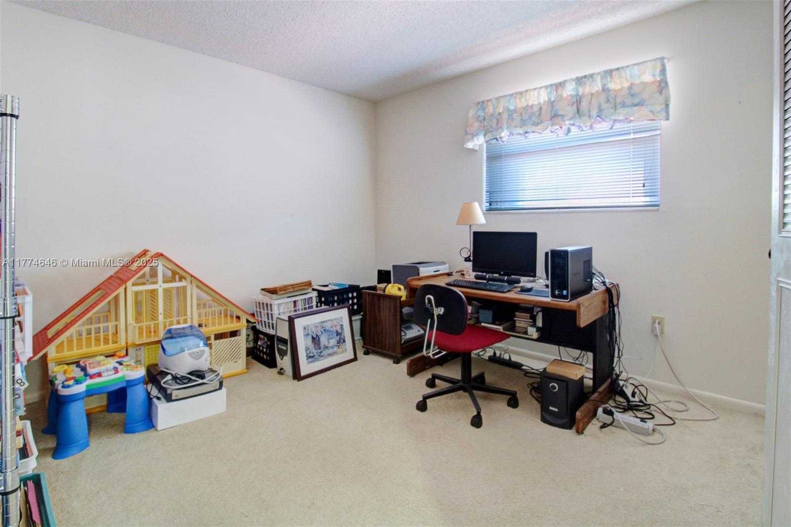 Small Image of 17349 NORTH WEST 62ND PL, Hialeah Number 21
