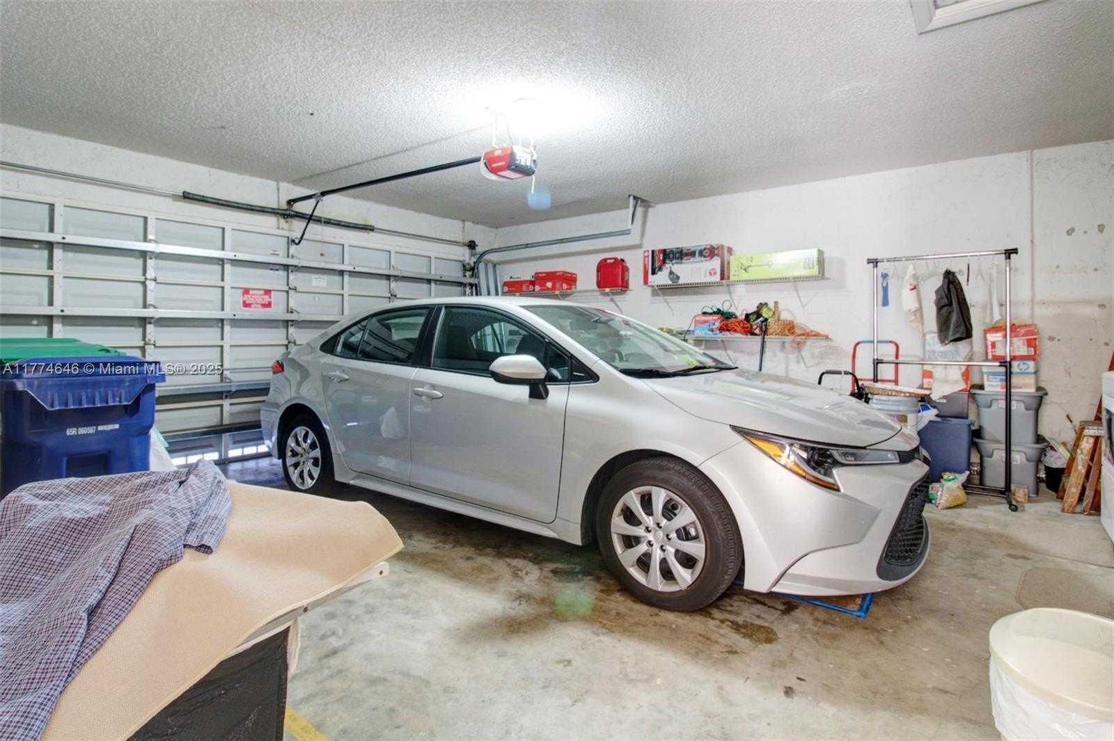 Small Image of 17349 NORTH WEST 62ND PL, Hialeah Number 24