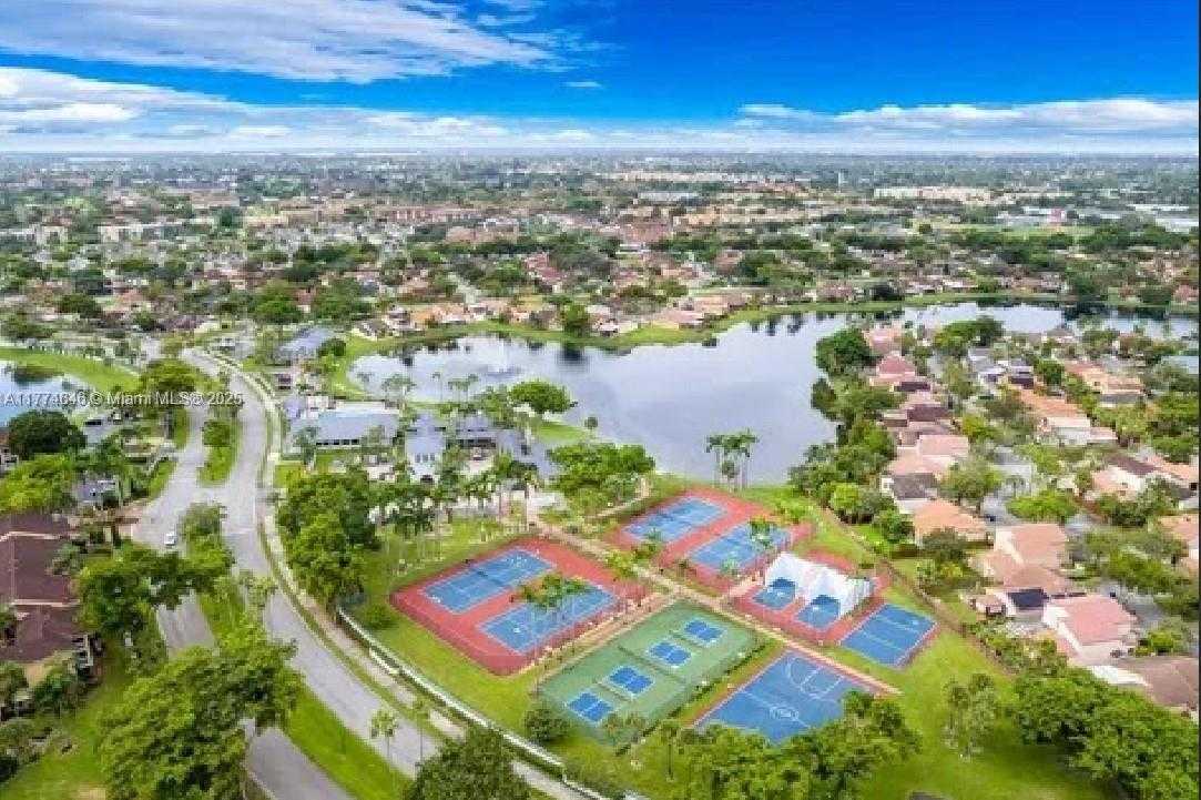 Small Image of 17349 NORTH WEST 62ND PL, Hialeah Number 30