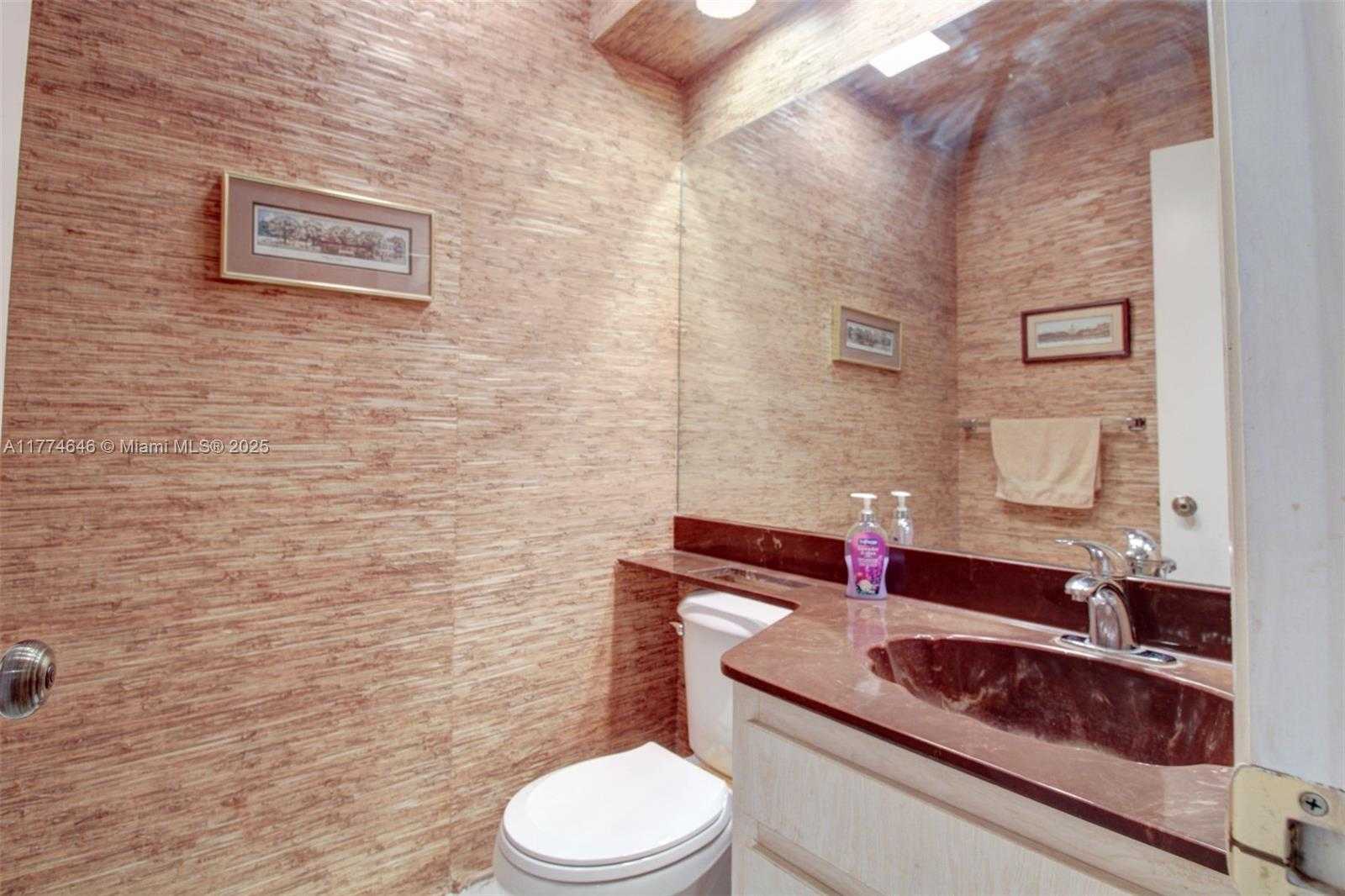 Small Image of 17349 NORTH WEST 62ND PL, Hialeah Number 9