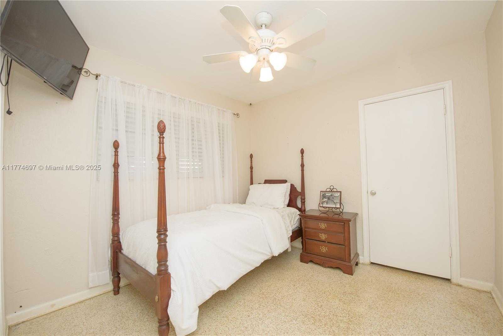 Small Image of 434 NORTH WEST 20TH ST, Homestead Number 15