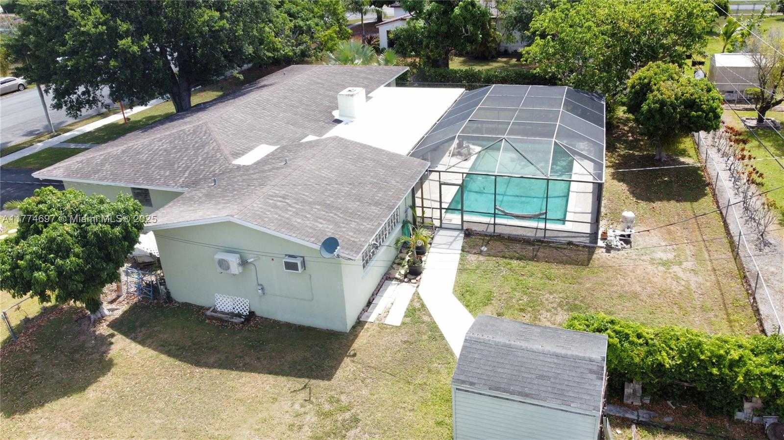 Small Image of 434 NORTH WEST 20TH ST, Homestead Number 29