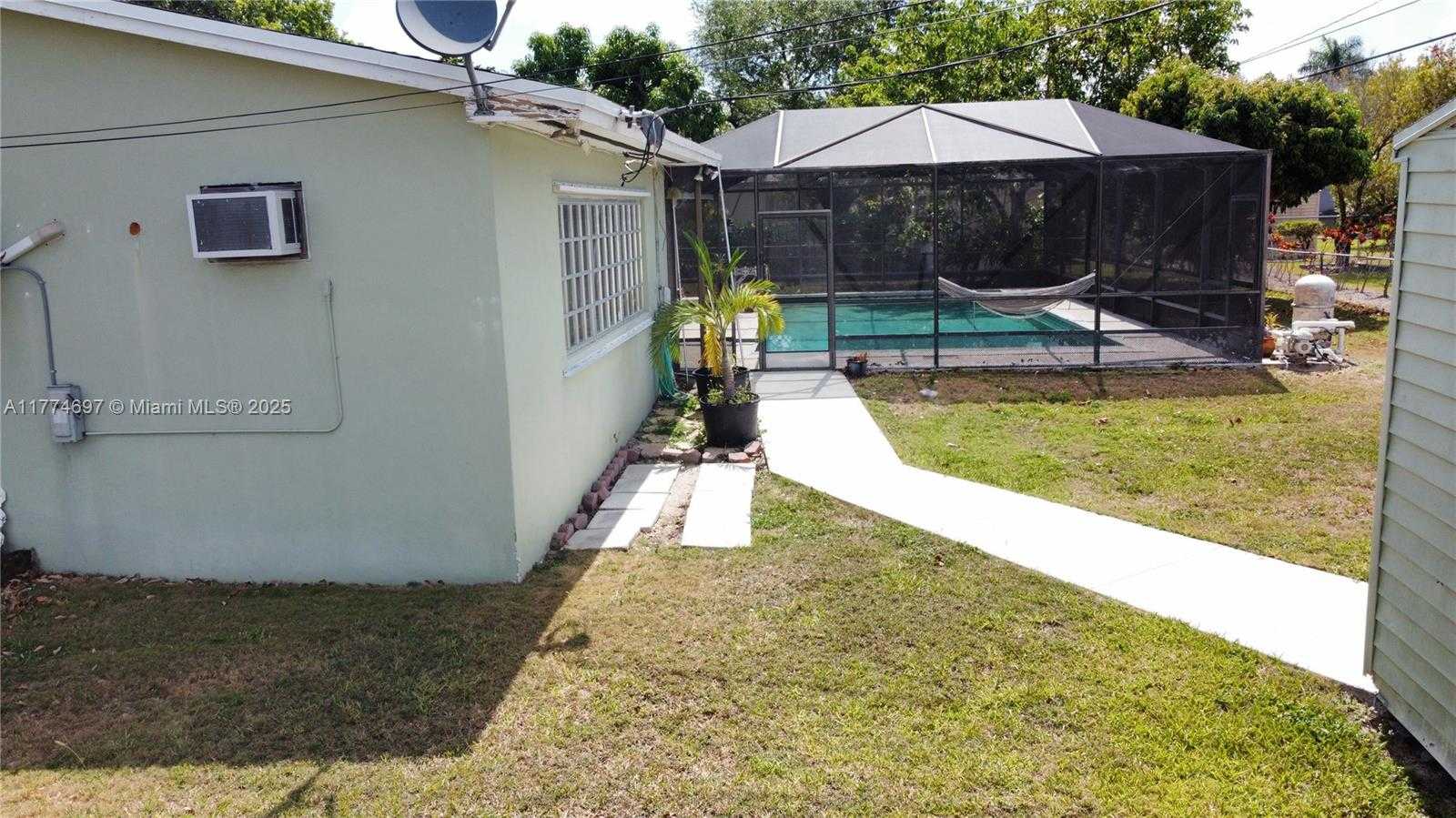 Small Image of 434 NORTH WEST 20TH ST, Homestead Number 31